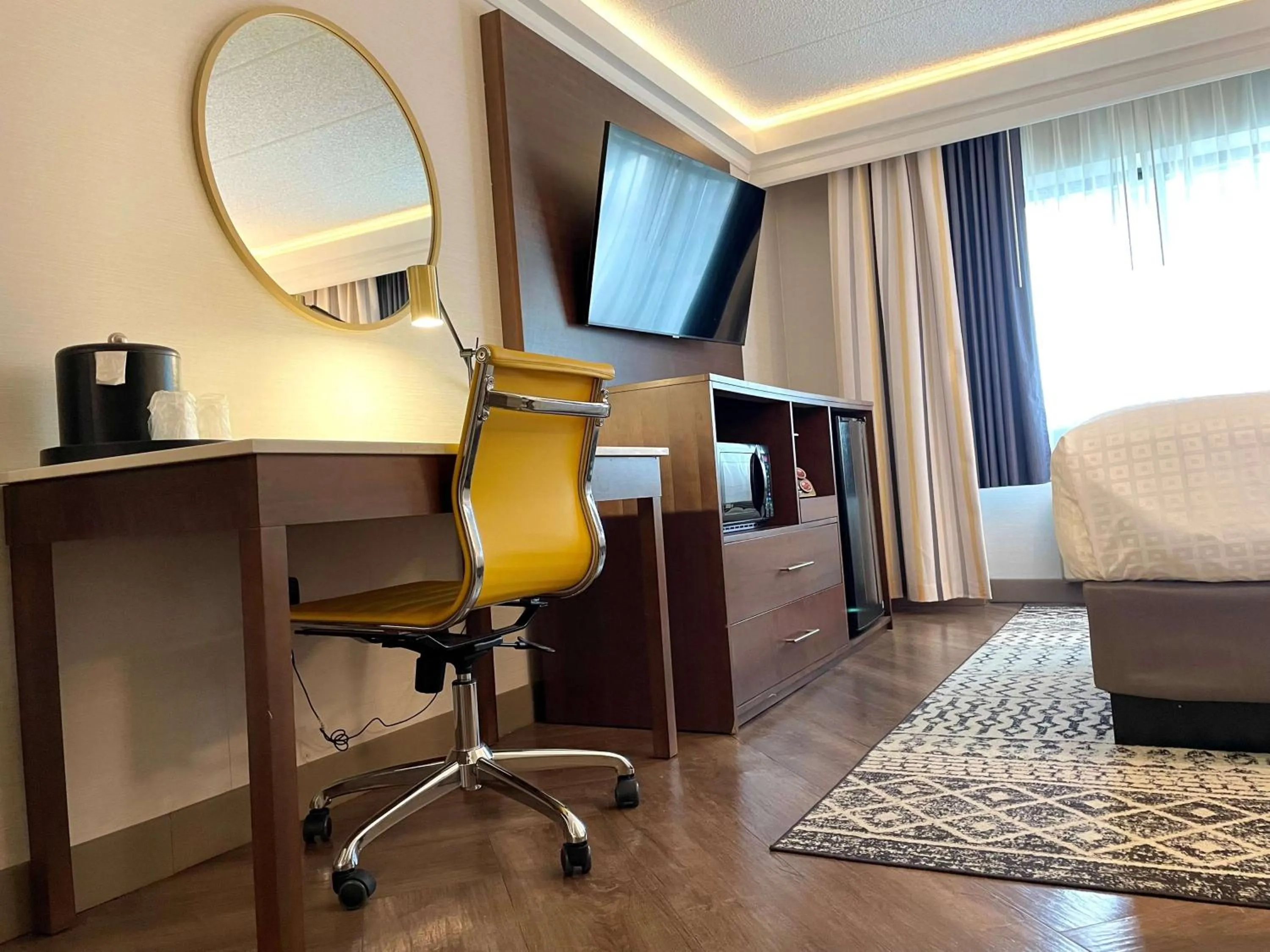 Queen Room - Non-Smoking in The Hub Murray Hill, BW Premier Collection