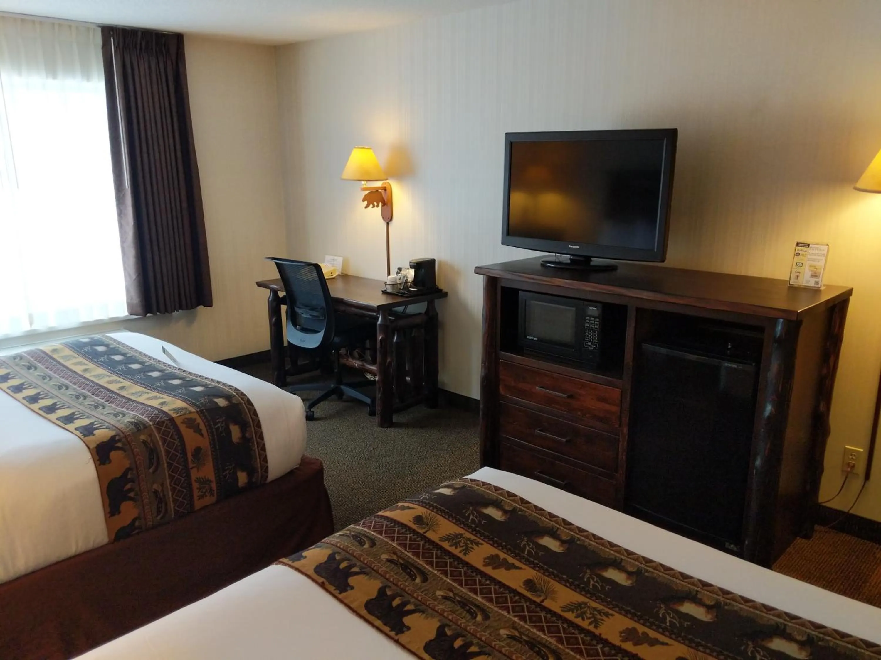 Queen Room with Two Queen Beds in Clubhouse Inn