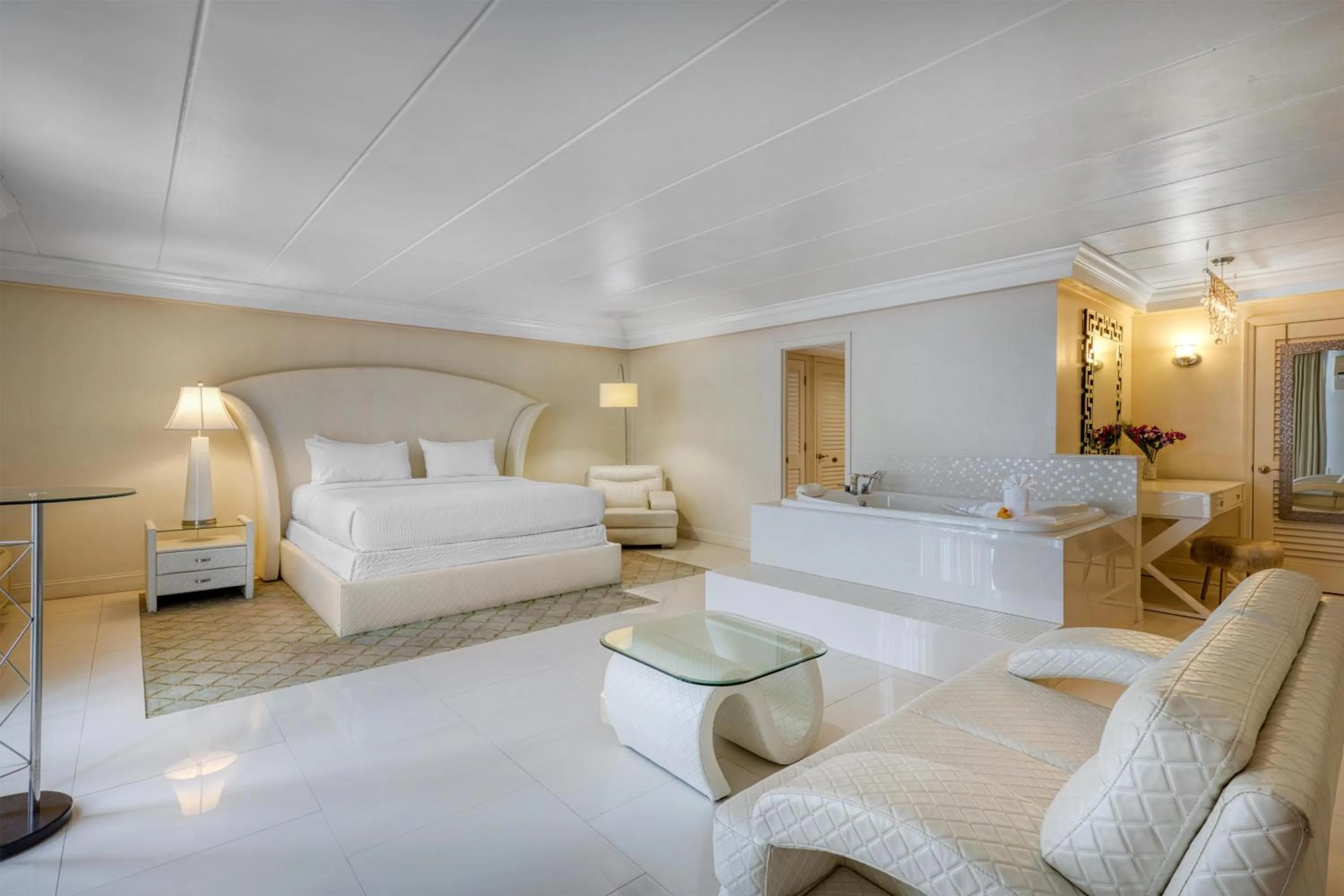 King Suite with Hot Tub and City View - Non-Smoking in Best Western Plus Wilkes Barre Center City