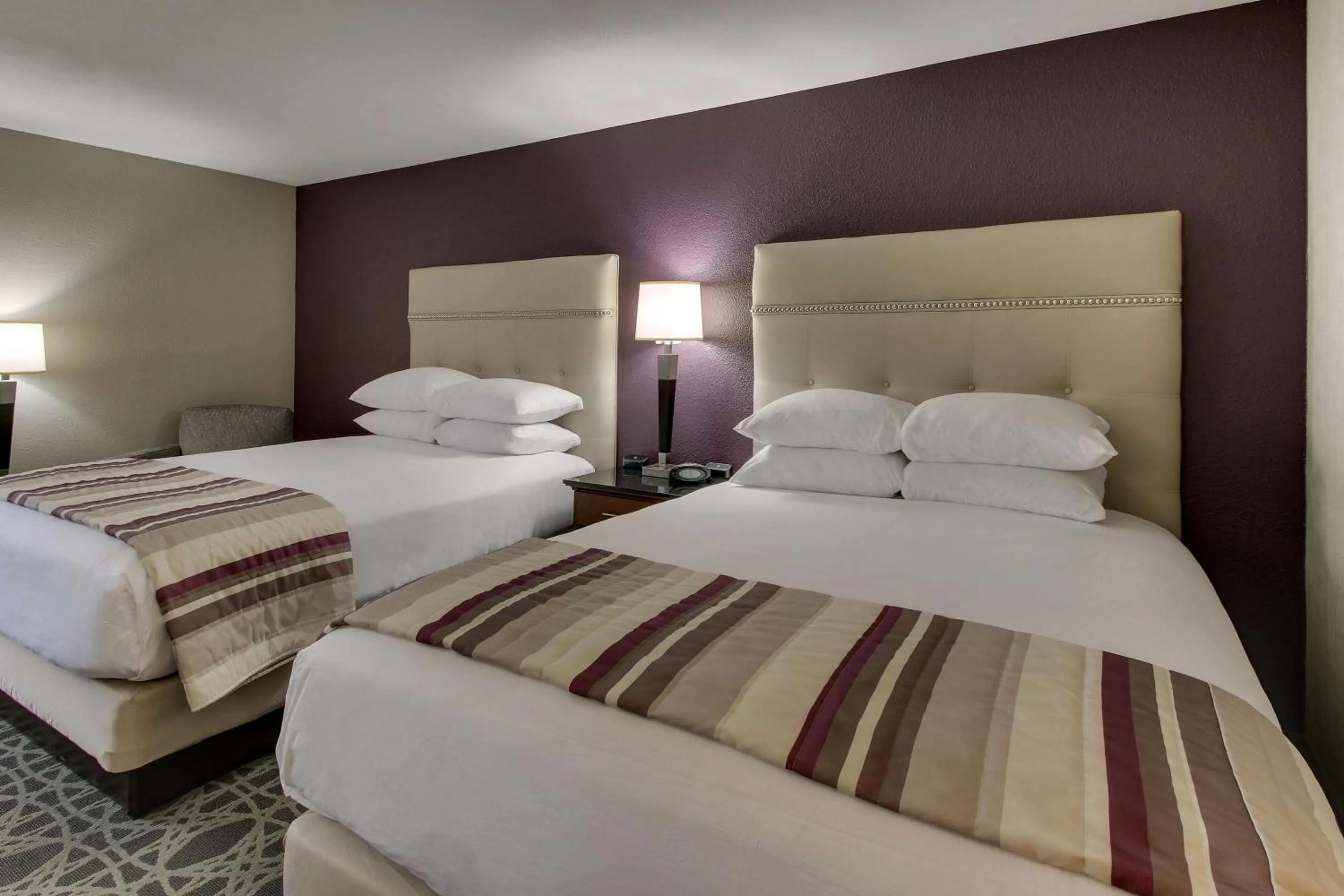 Superior Queen Room with Two Queen Beds in Drury Inn & Suites Poplar Bluff