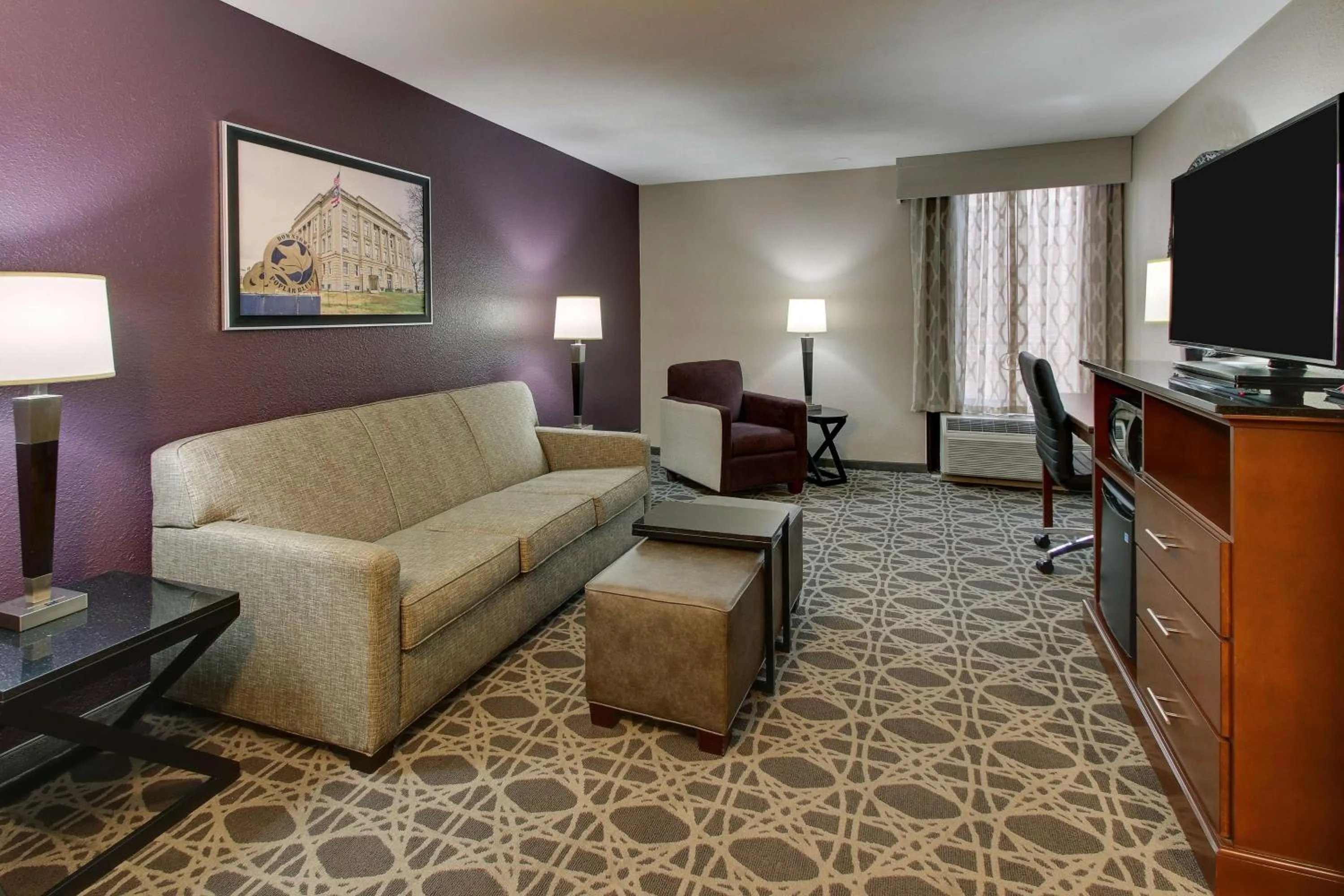 Queen Suite with Sofa Bed - Accessible, Tub in Drury Inn & Suites Poplar Bluff