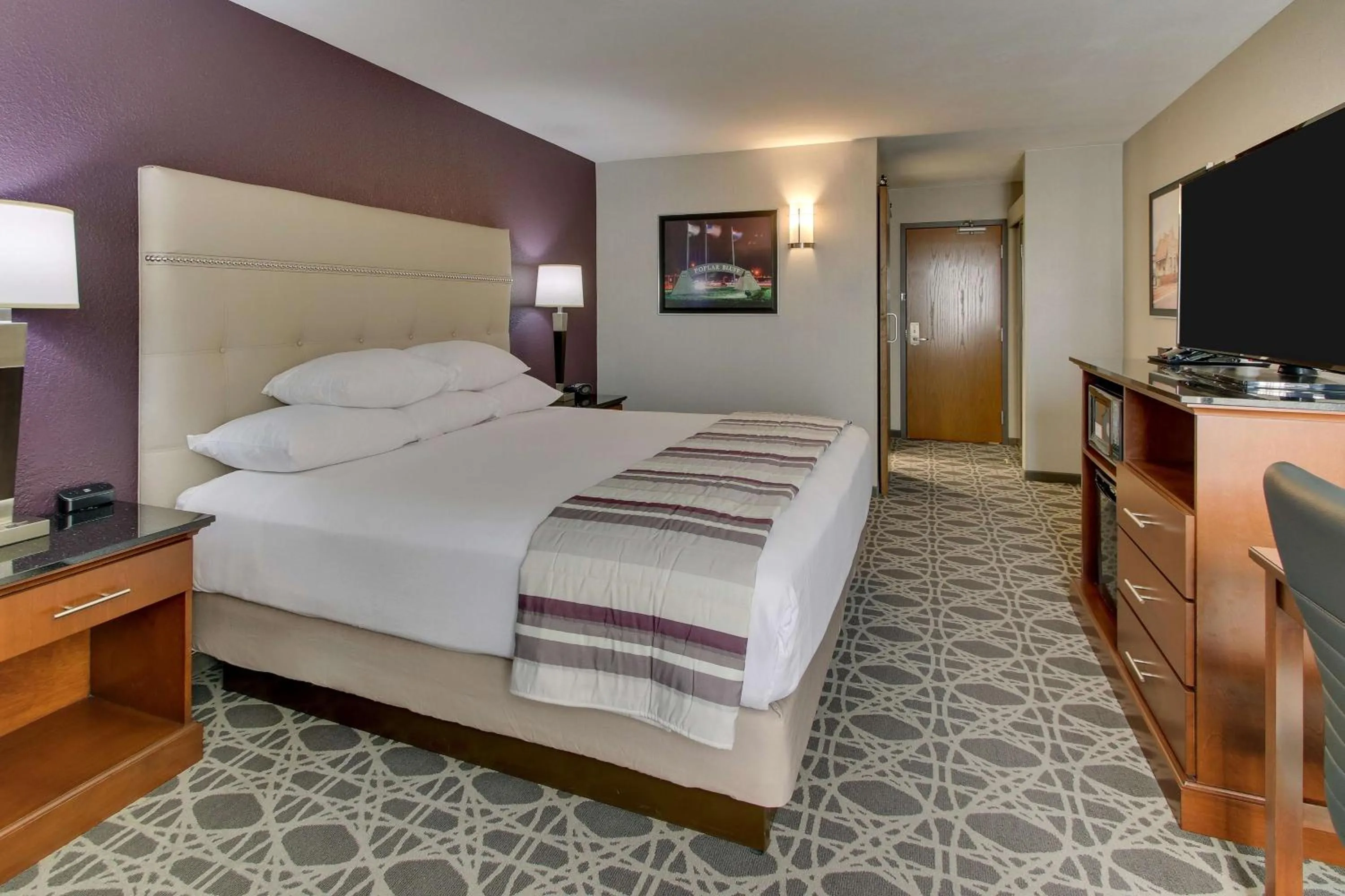 Superior King Room in Drury Inn & Suites Poplar Bluff