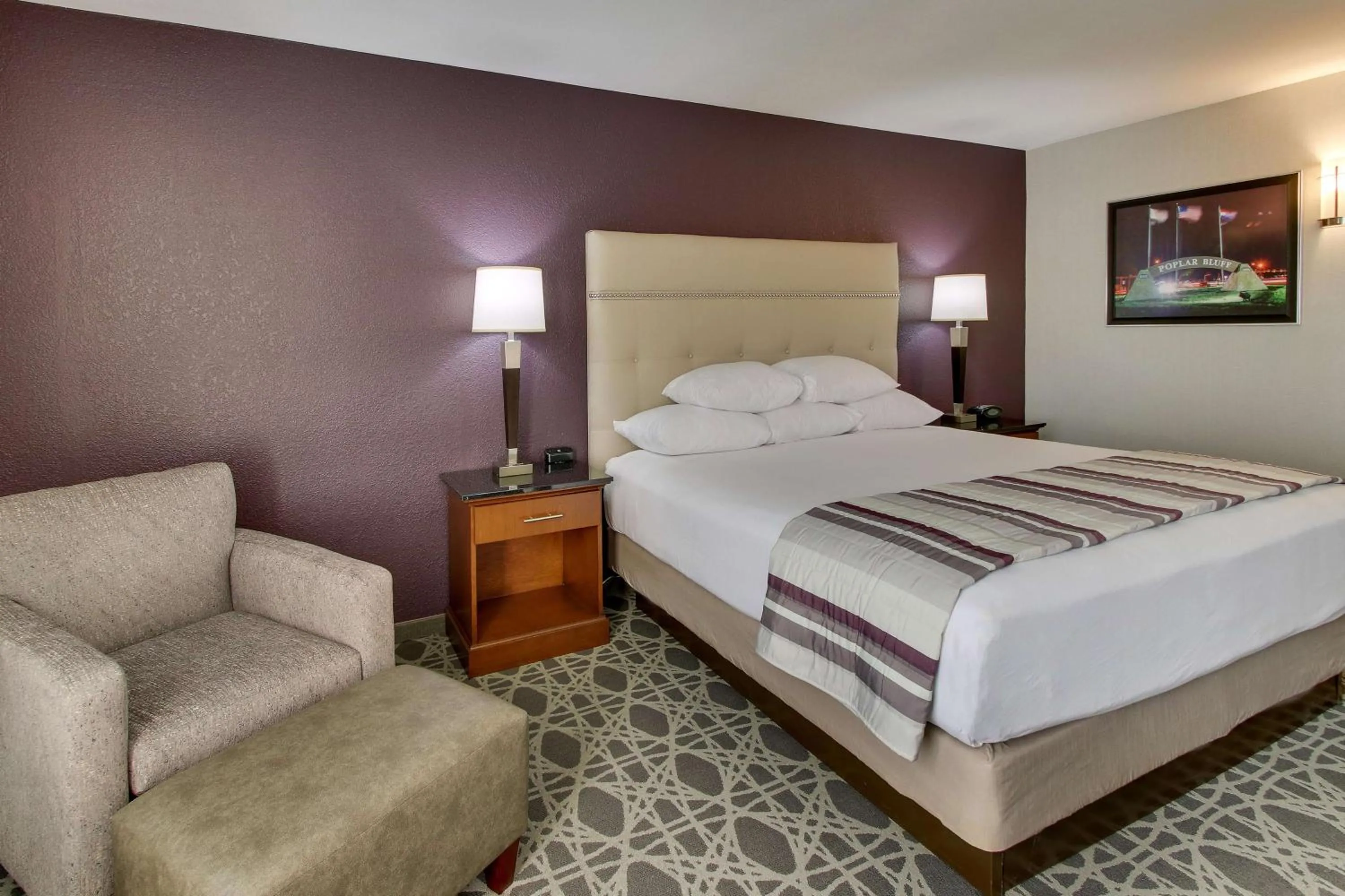 Superior King Room - Accessible, Roll-in Shower in Drury Inn & Suites Poplar Bluff