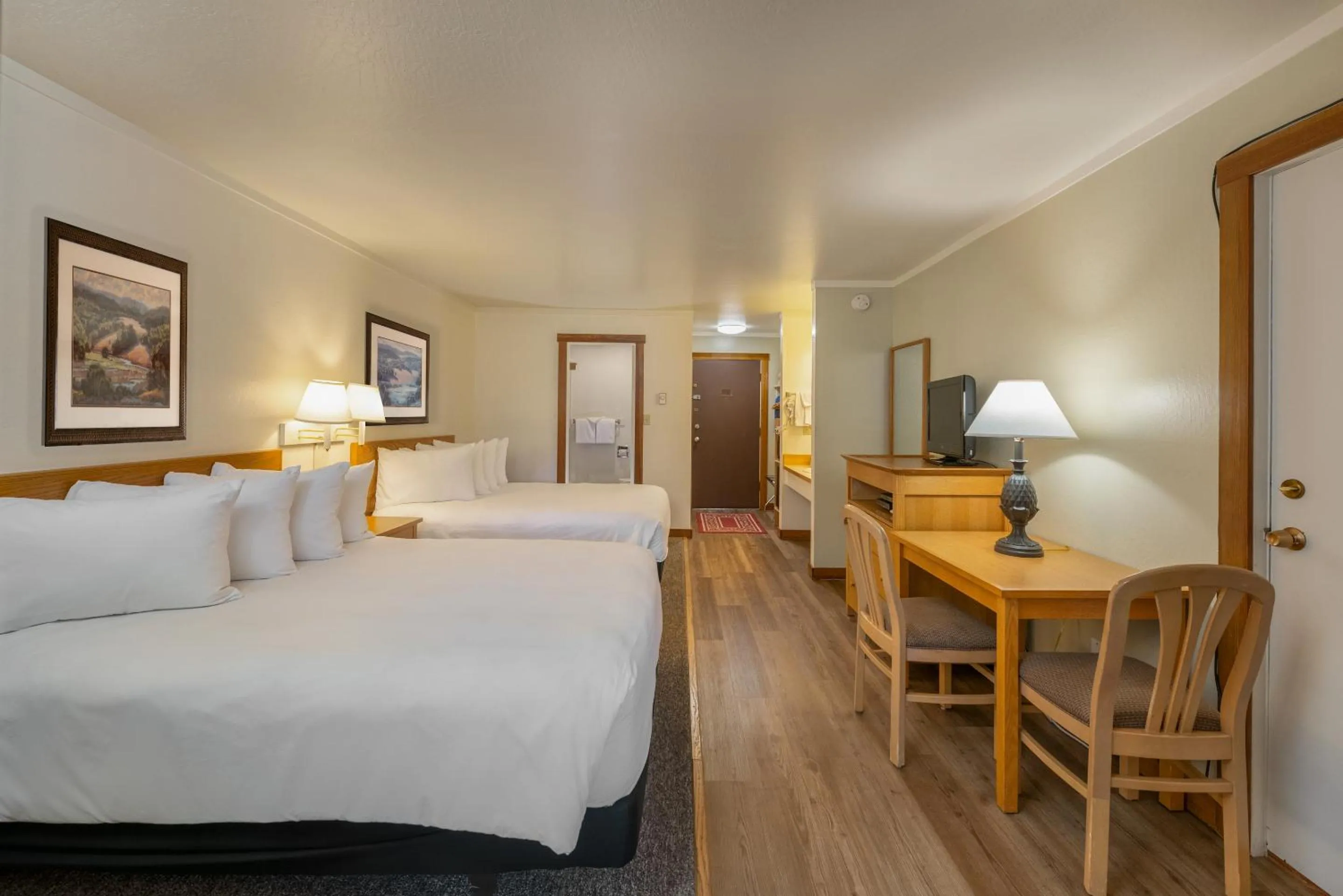 Queen Room with Balcony in Harbor Lite Lodge