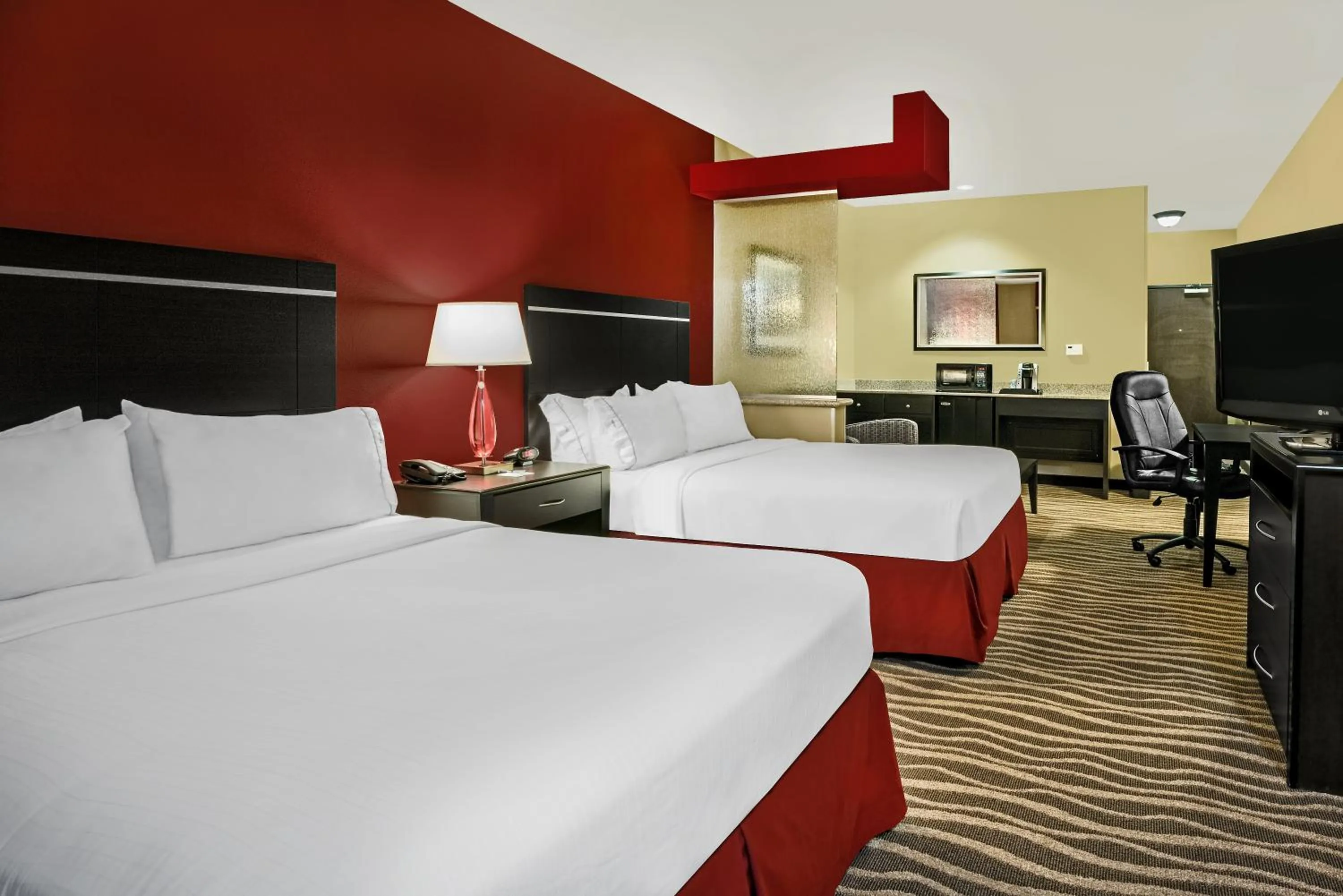 Suite with Two Queen Beds in Holiday Inn Express & Suites Cotulla by IHG