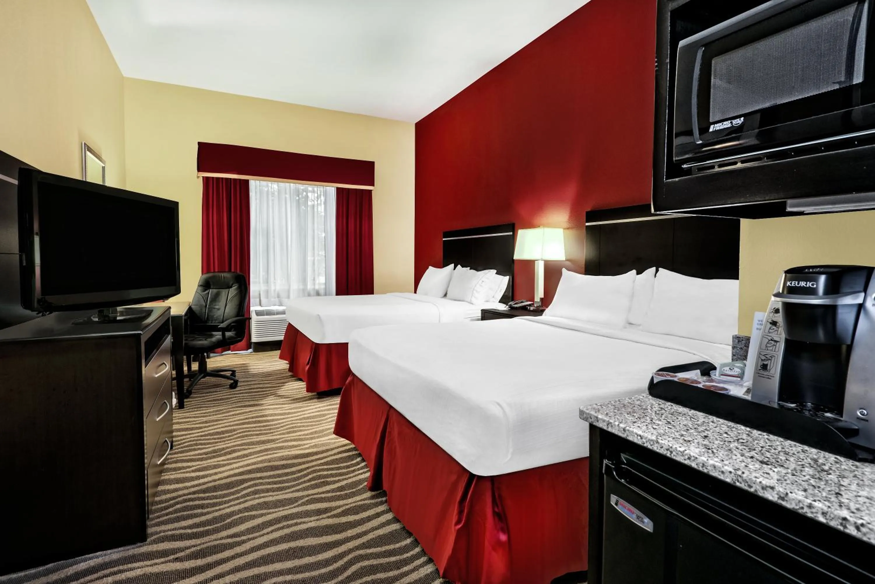 Queen Room with Two Queen Beds in Holiday Inn Express & Suites Cotulla by IHG