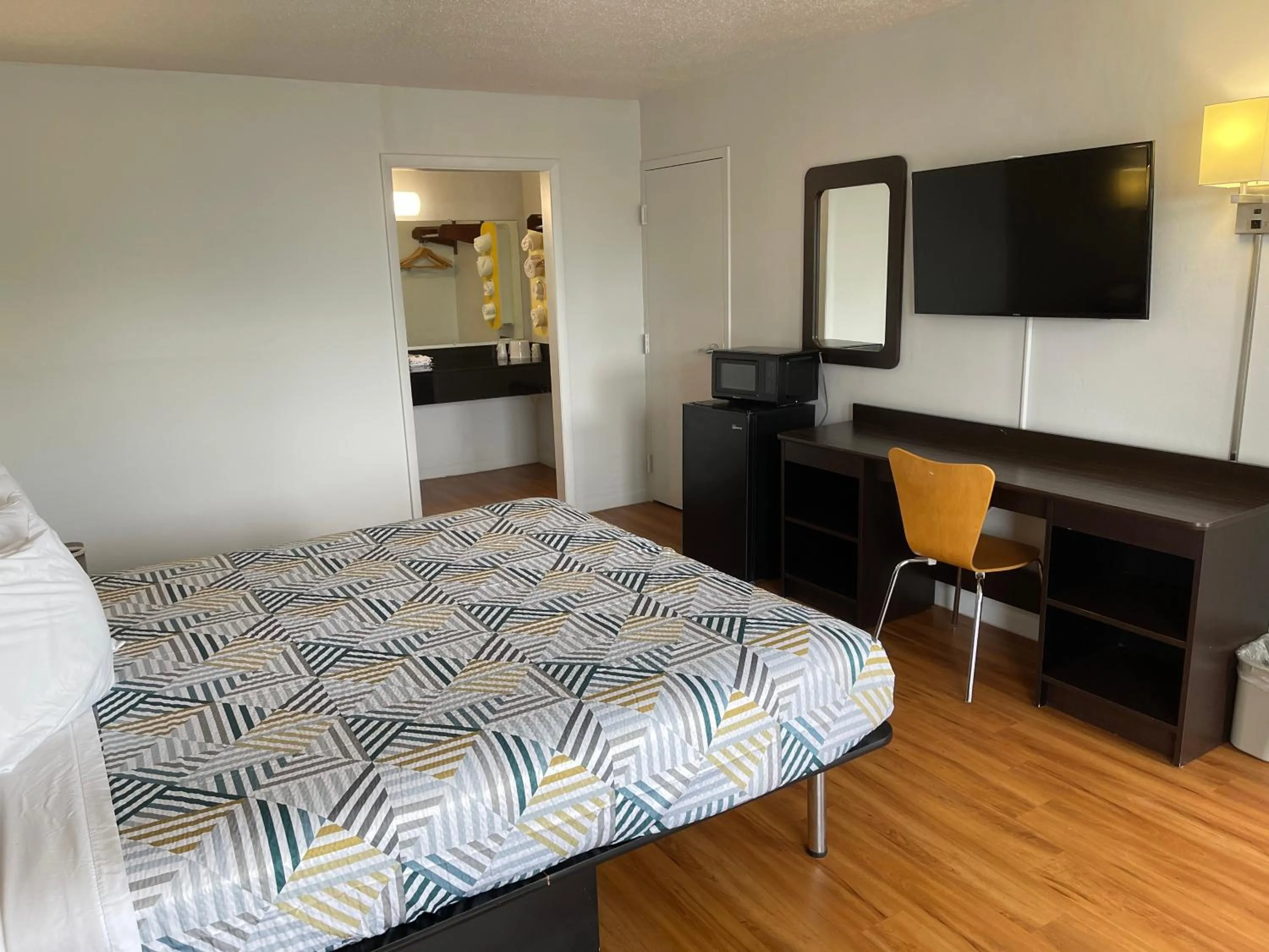 Suite - single occupancy - Non-Smoking in Motel 6-Troy, OH