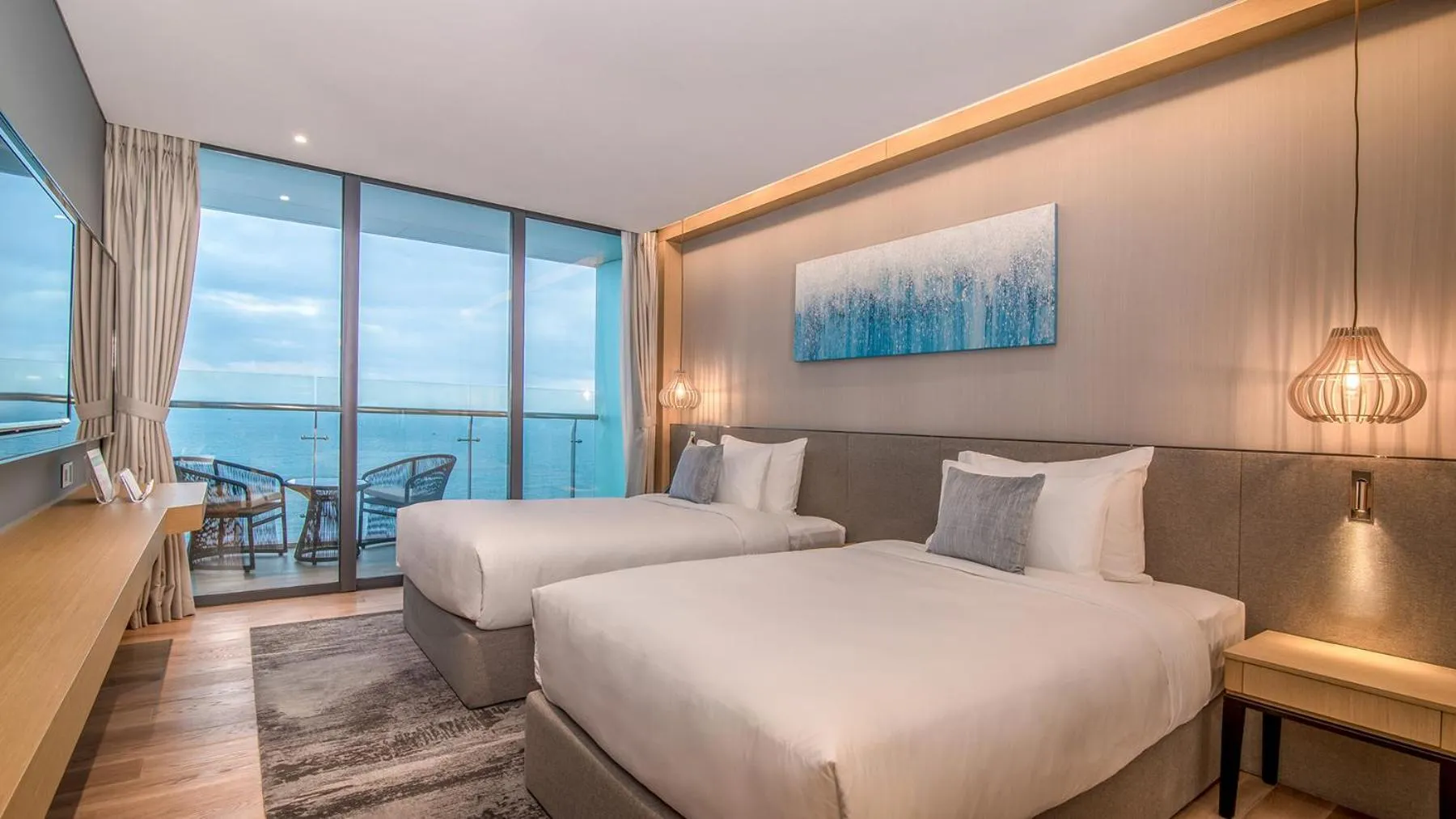 Deluxe Ocean Twin Room with Balcony and Bathtub in Prince Hotel Da Nang - Formerly Sel de Mer Hotel & Suites