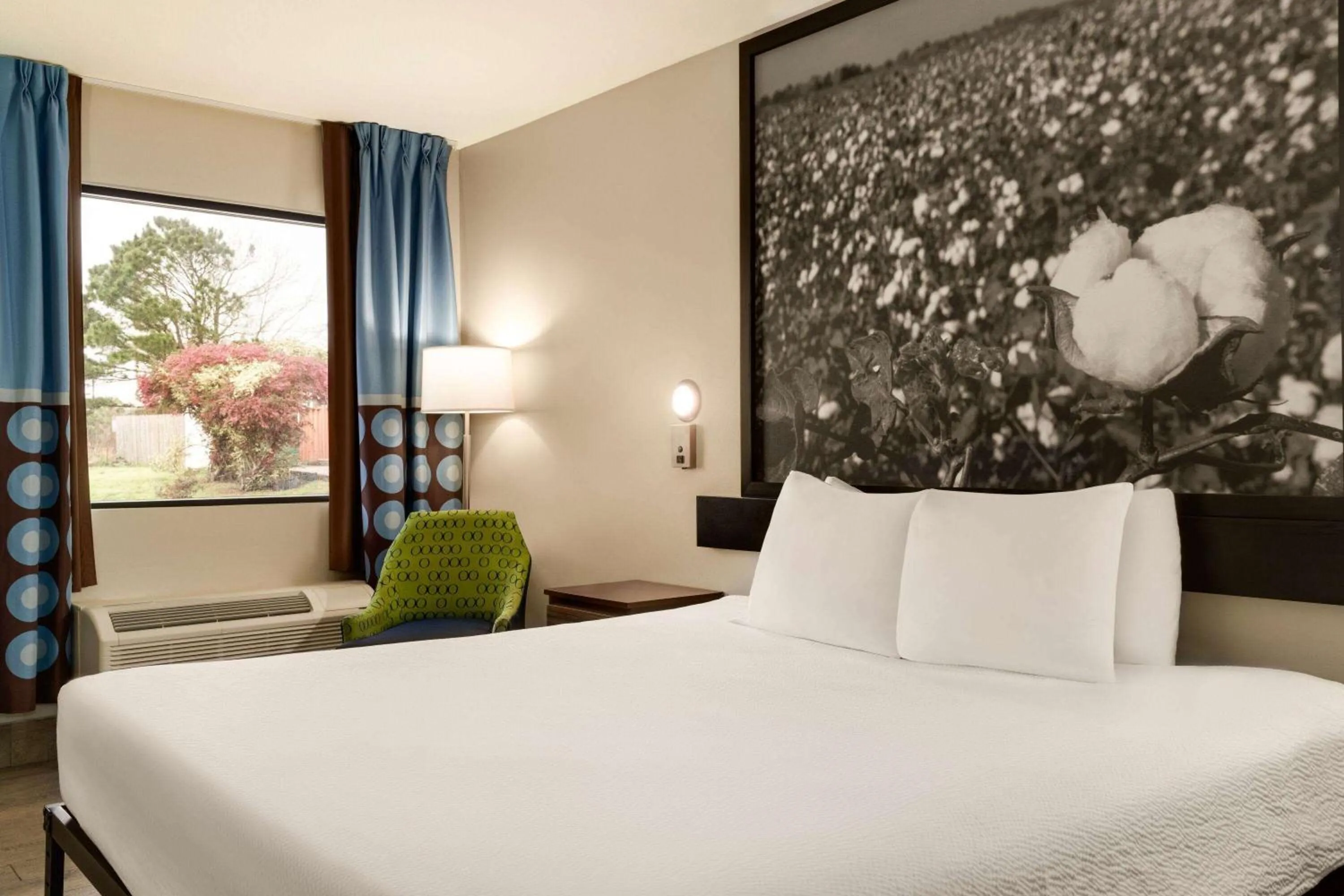 King Room - Mobility Access/Non-Smoking in Super 8 by Wyndham Ocean Springs Biloxi