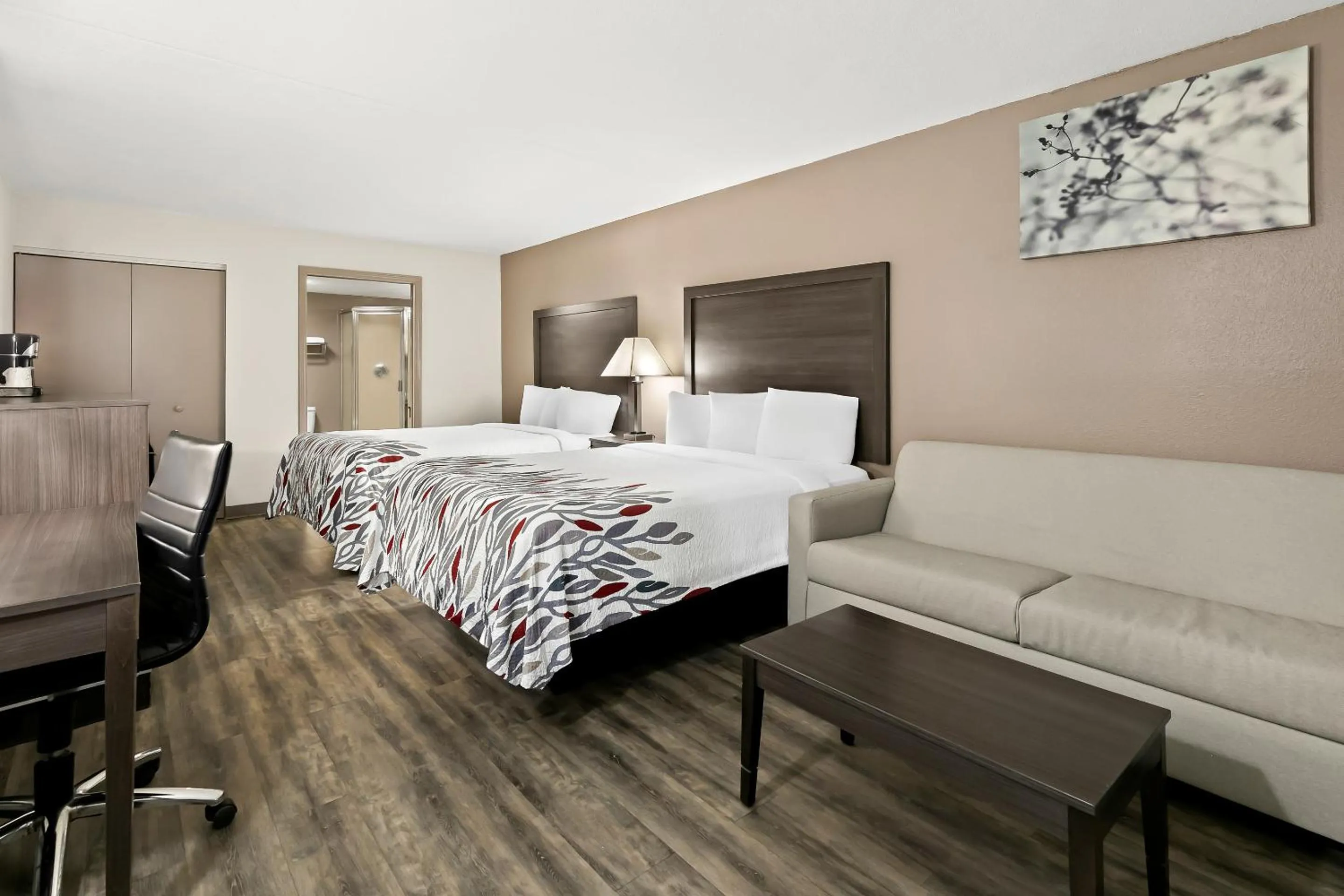 Suite with Two Queen Beds Jetted Tub Non-Smoking in Red Roof Inn & Suites Duncan