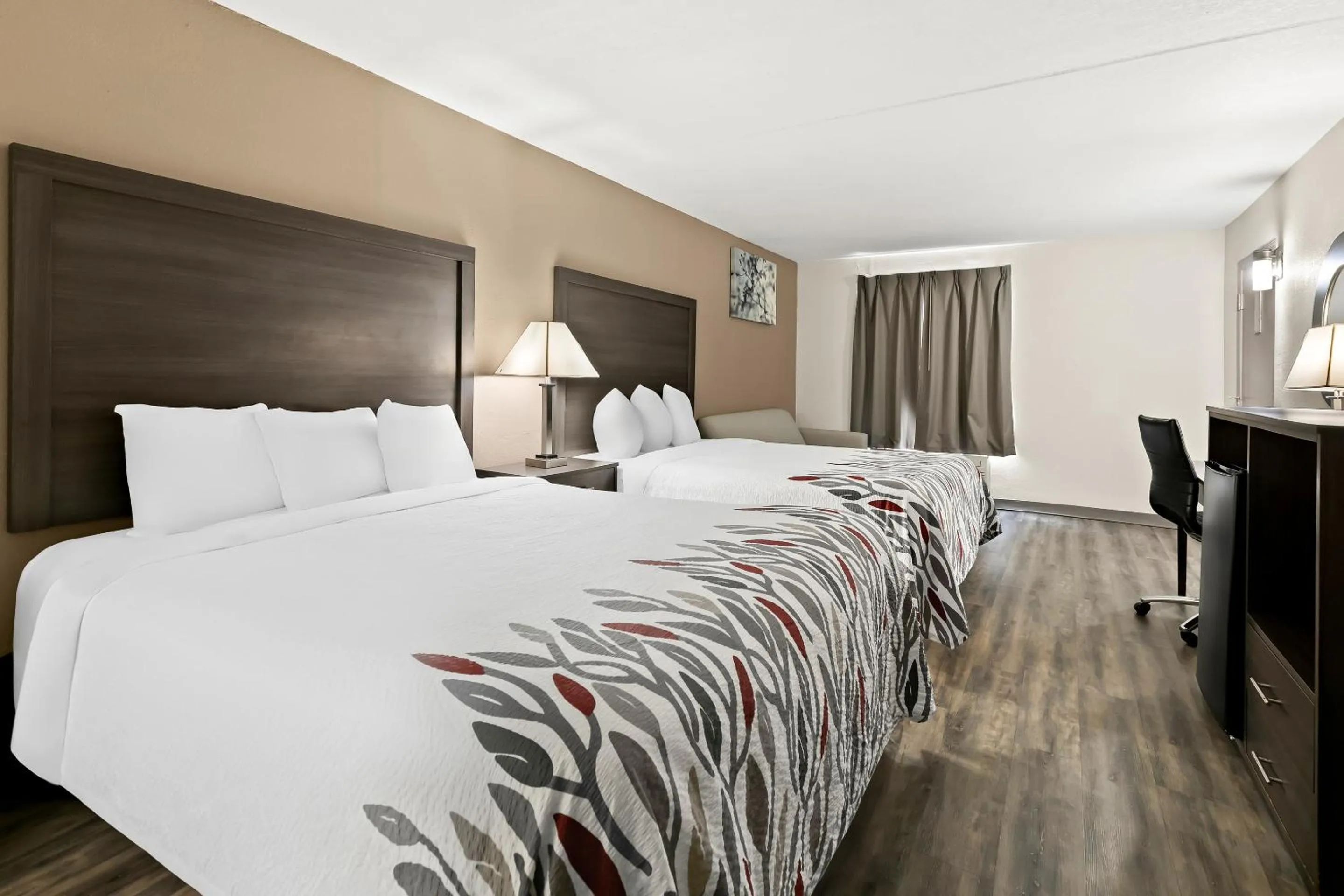 Suite with Two Queen Beds Non-Smoking in Red Roof Inn & Suites Duncan