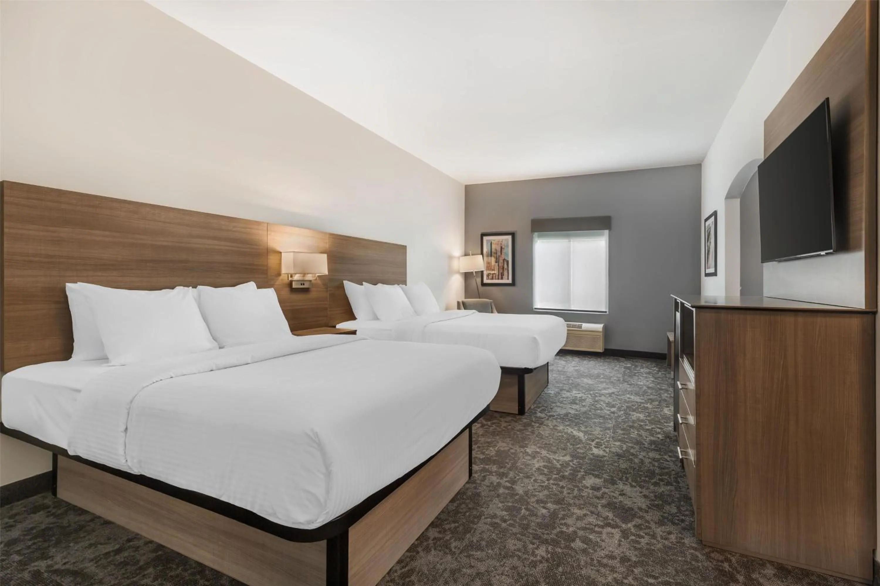 Queen Suite with Two Queen Beds, Roll-In Shower and Sofa Bed - Disability Access in Best Western Manchester