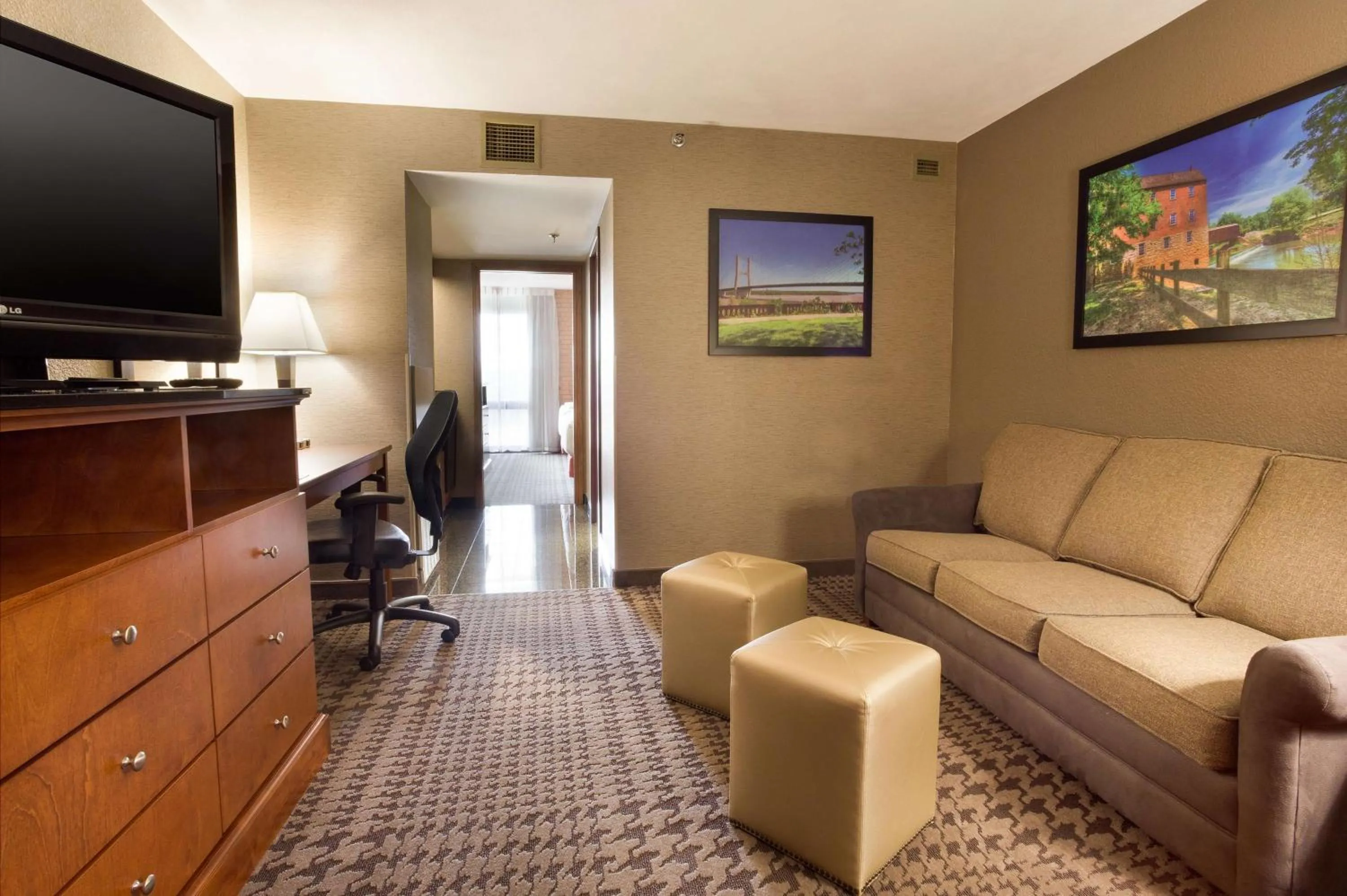 One-Bedroom Suite with Two Queen Beds in Drury Inn & Suites Jackson MO
