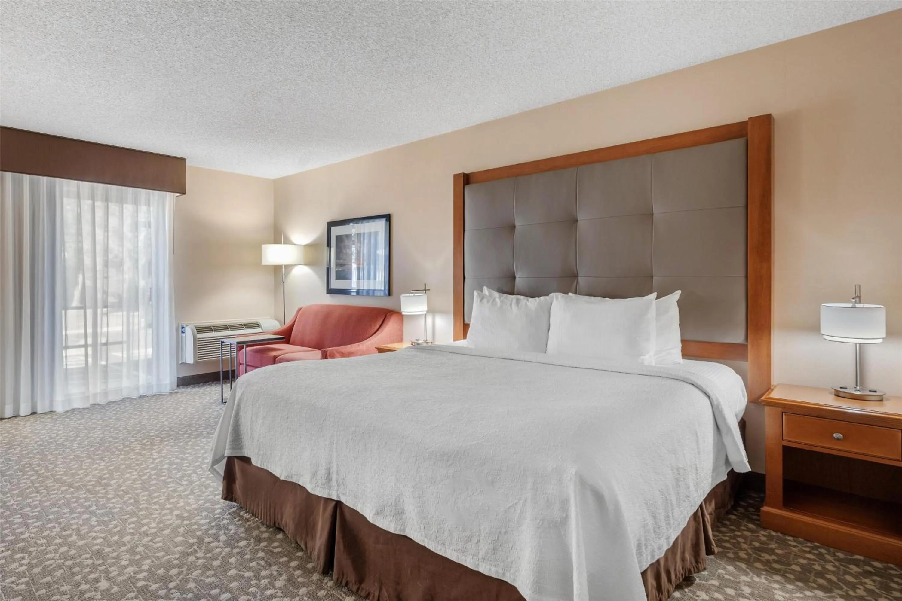 King Room - Non-Smoking in Best Western Plus Oak Harbor Hotel & Conference Center