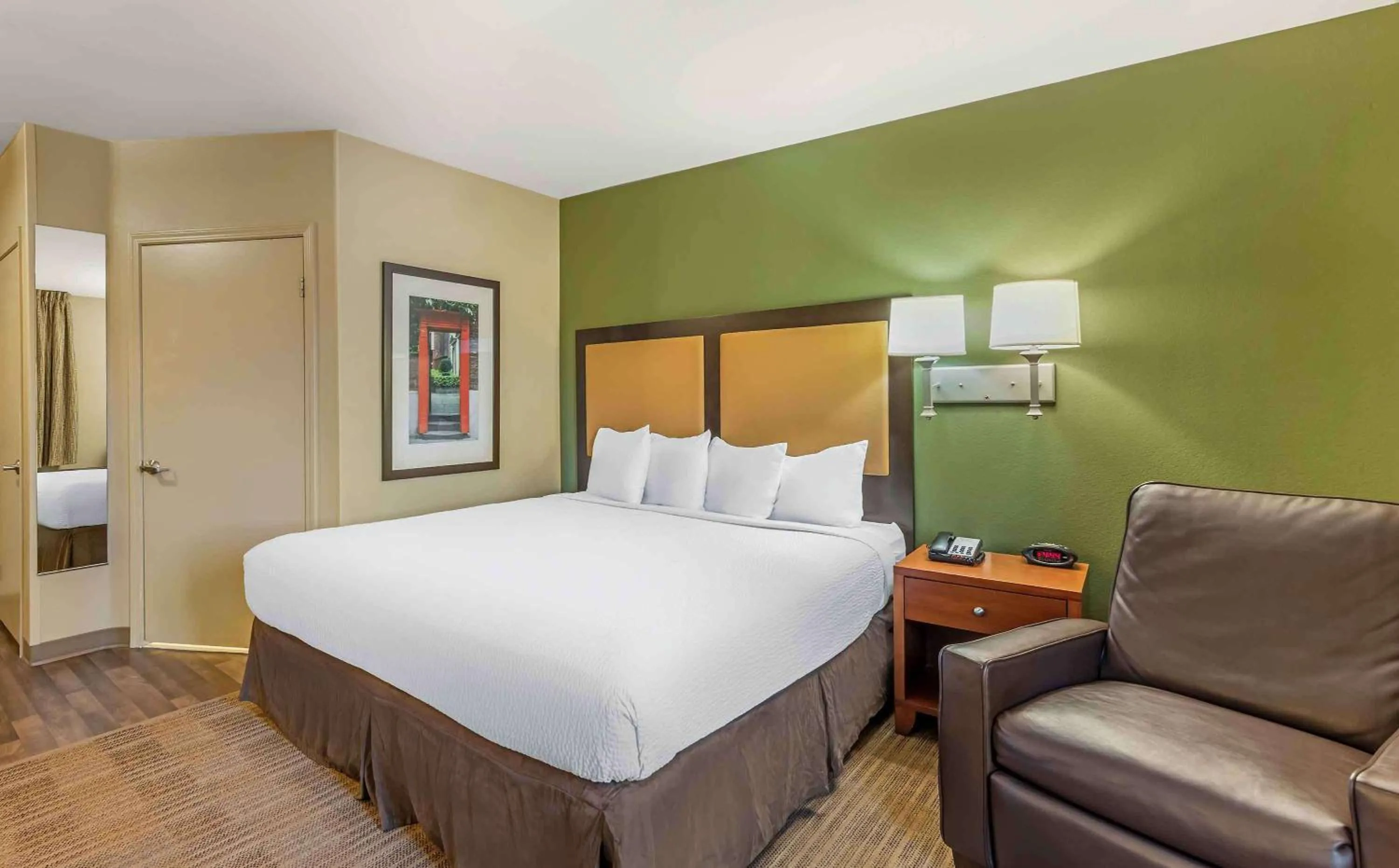 Studio with 1 King Bed - Non-Smoking in Extended Stay America Suites - Bakersfield - Chester Lane