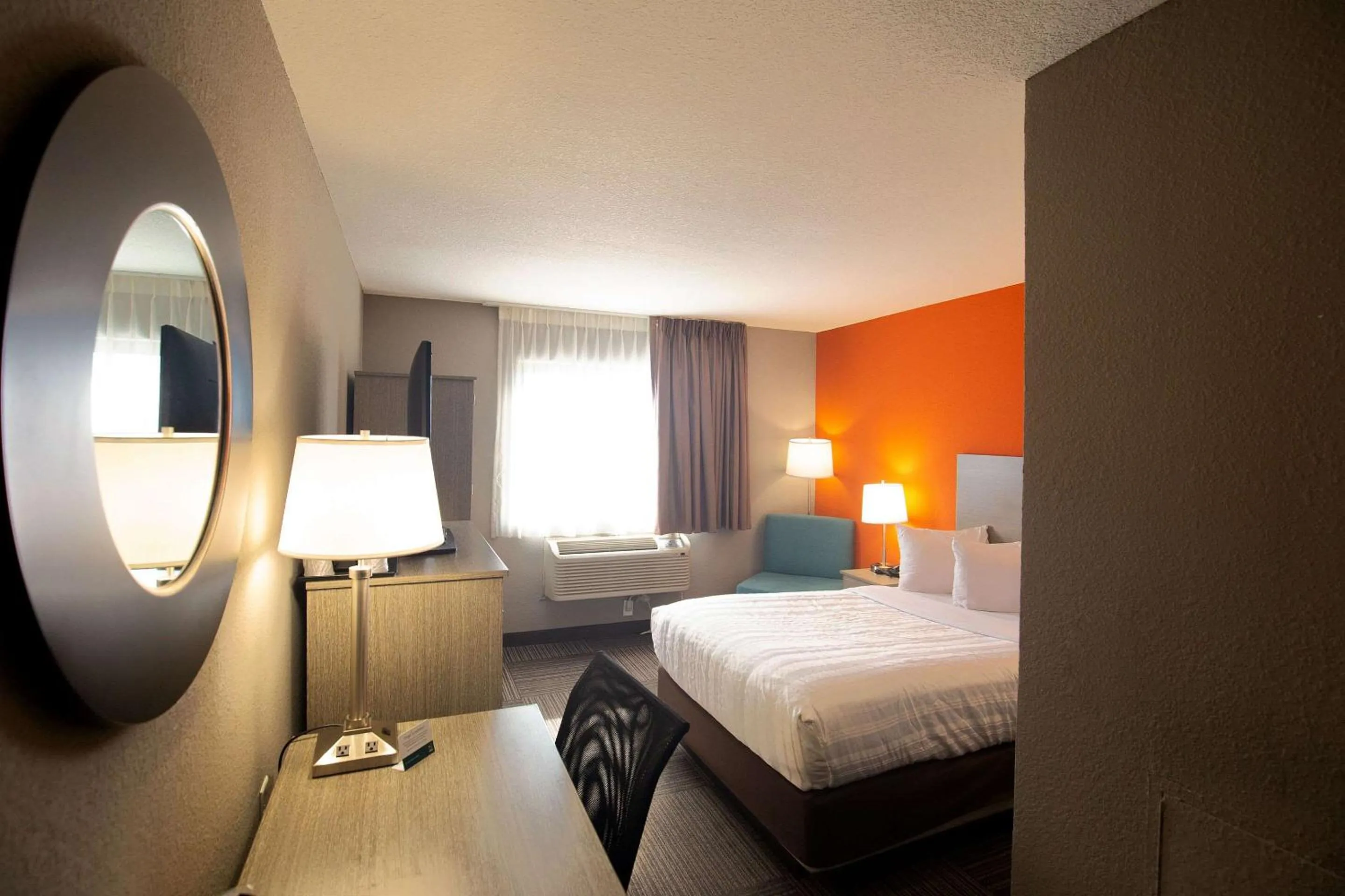 Double Room with Tub - Accessible/Non-Smoking in Quality Inn & Suites Hammond Near I-8090