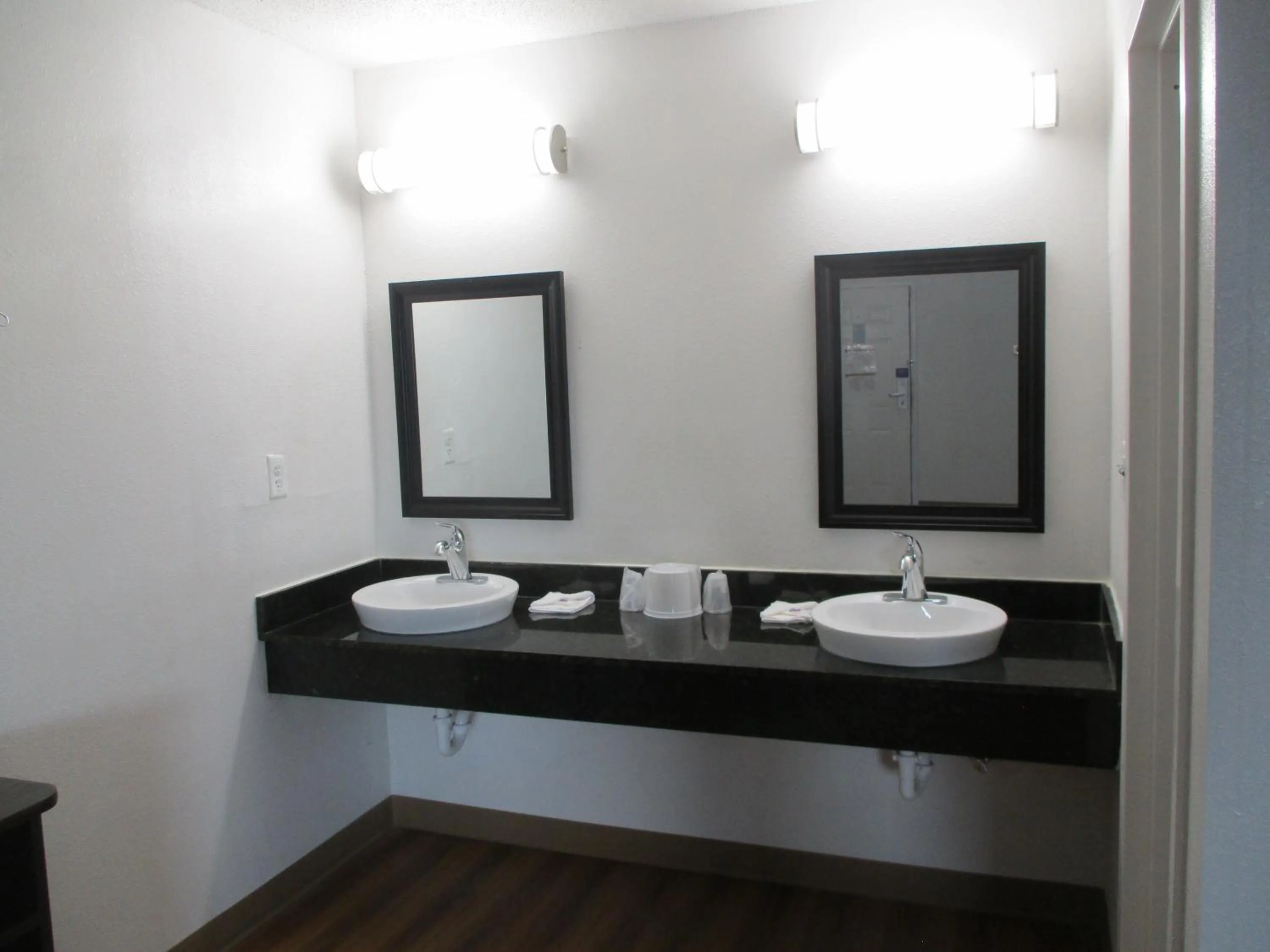 Queen Room - Non-Smoking in Motel 6 Chattanooga - Airport