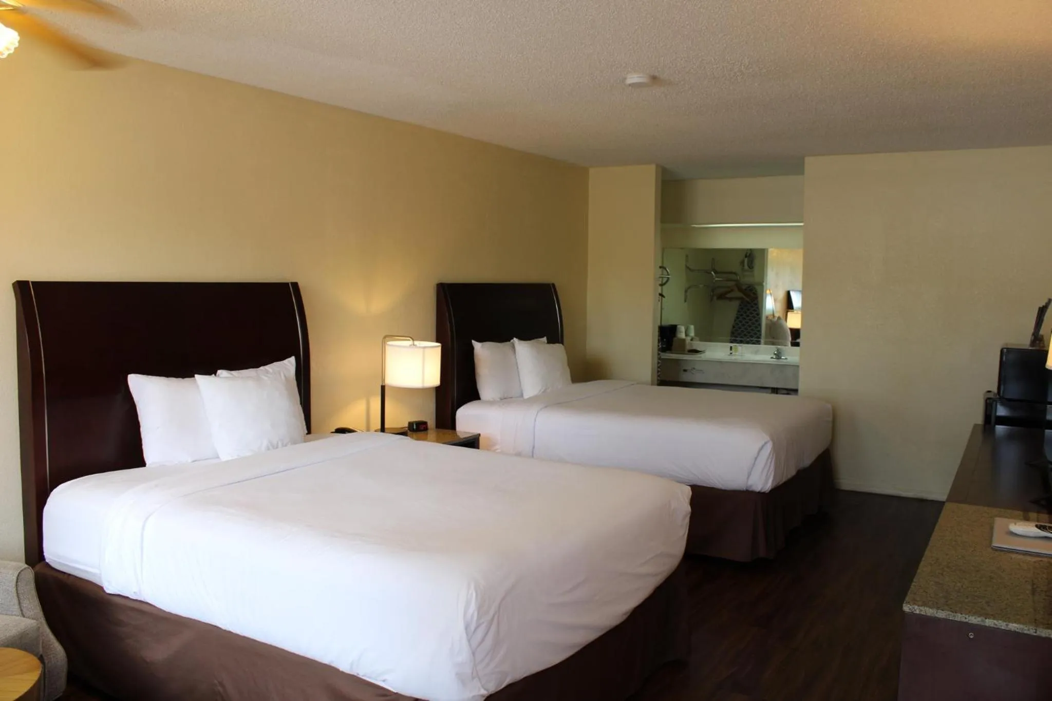 Queen Room with Two Queen Beds - Smoking in Days Inn & Suites by Wyndham Marshall