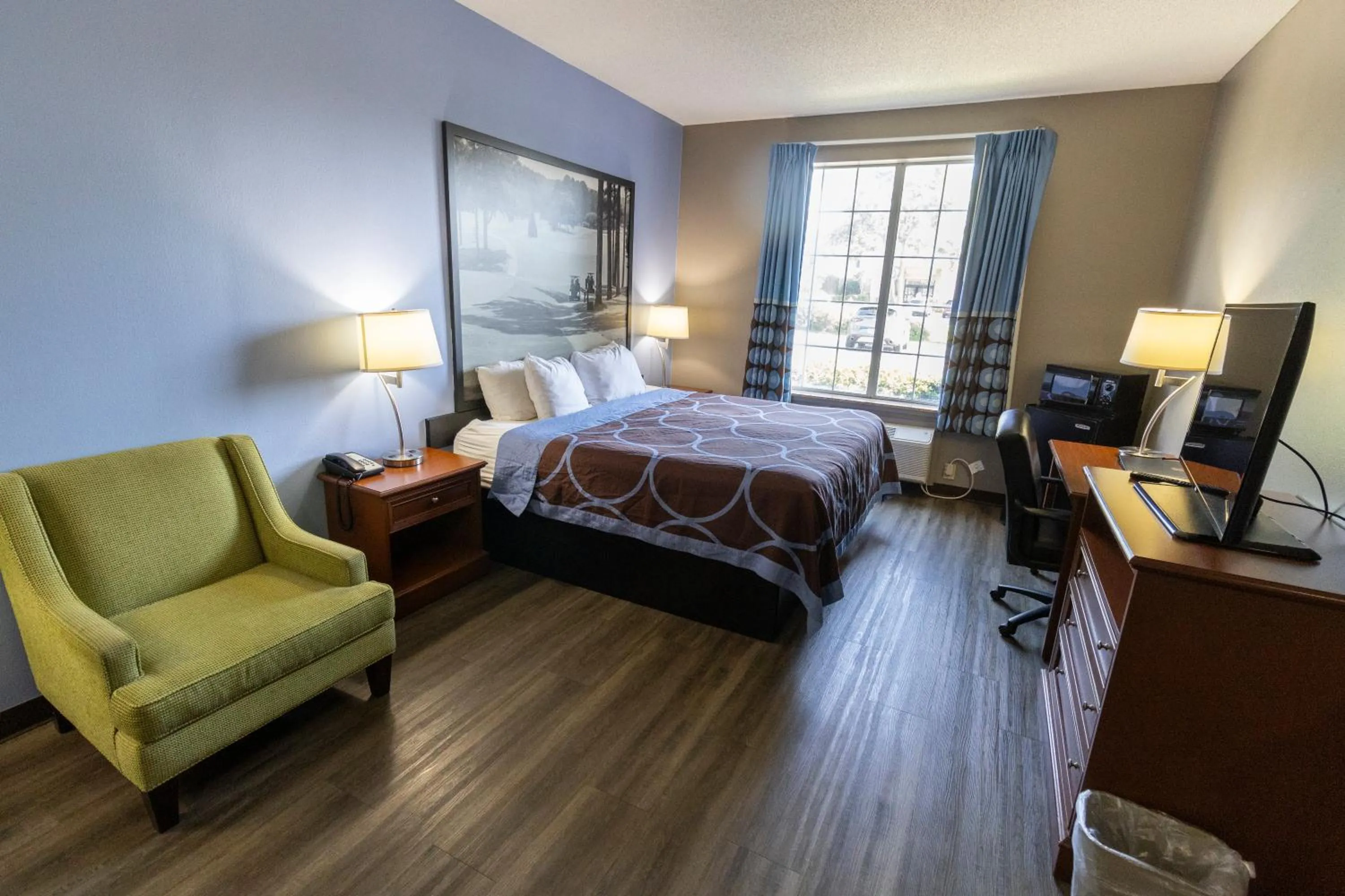 Deluxe King Room - Non-Smoking in Super 8 by Wyndham Smithfield-Selma