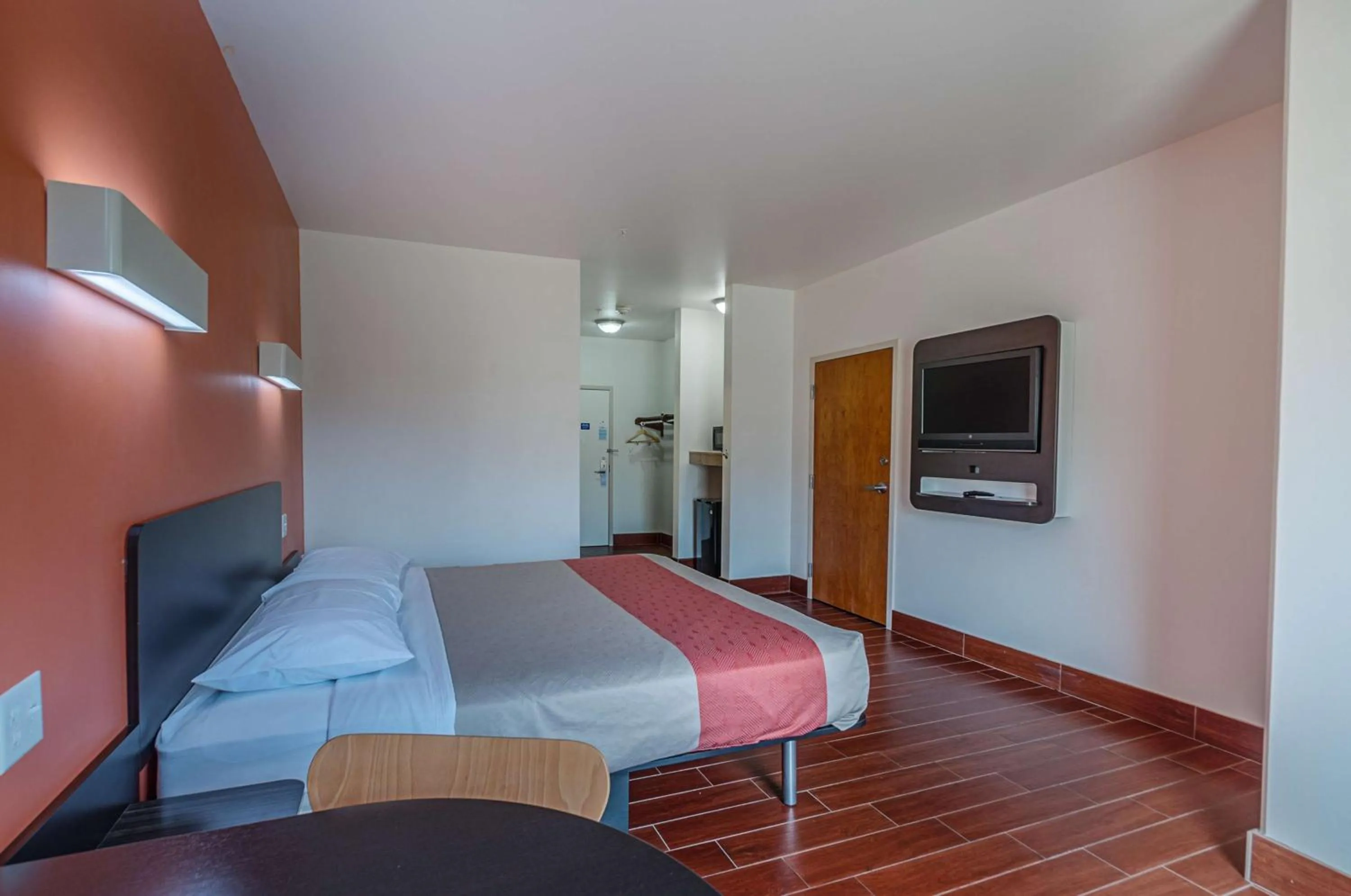 Deluxe Double Room - Non-Smoking in Motel6 Winchester, VA