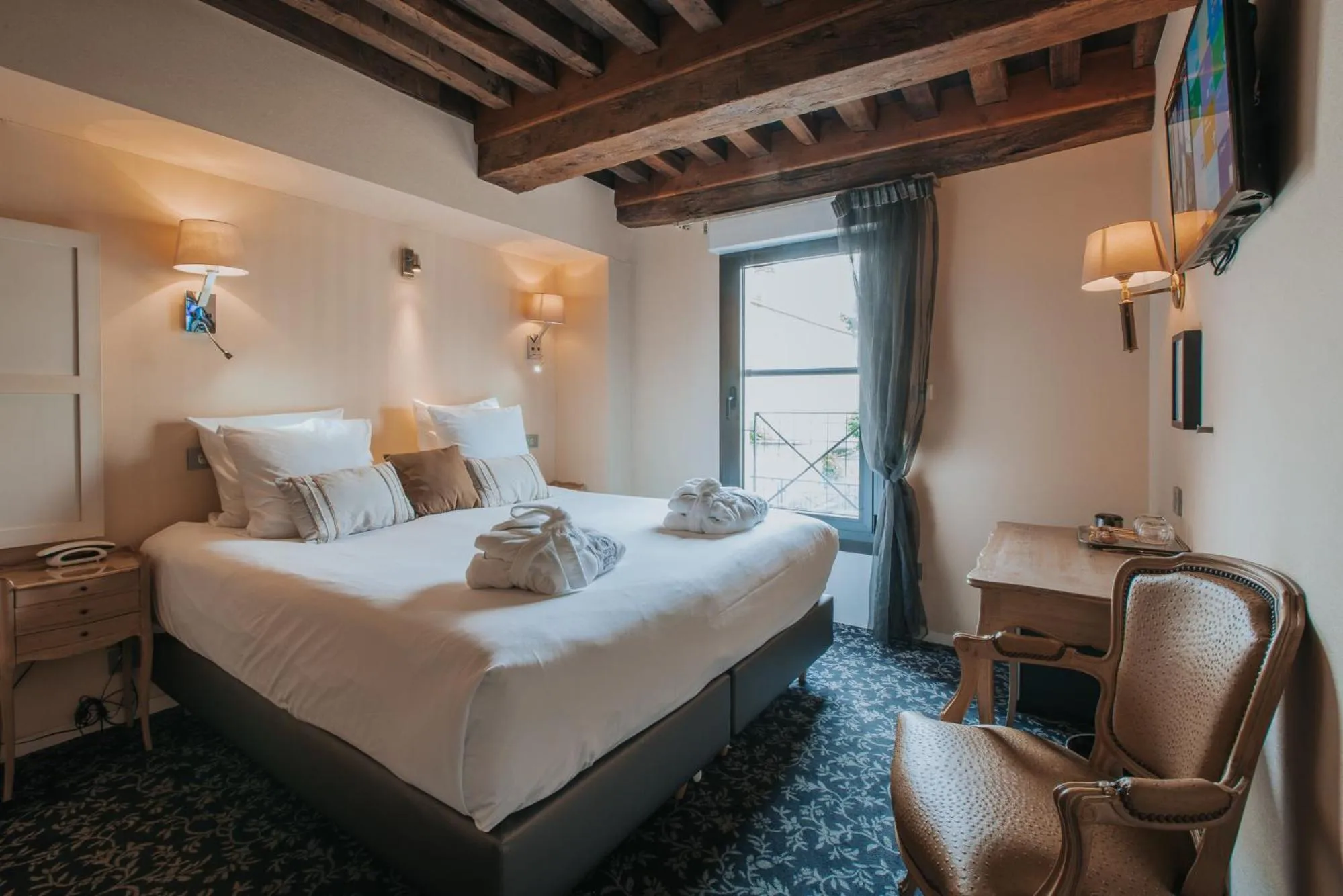 Standard Double Room in Hôtel Henry II Beaune Centre