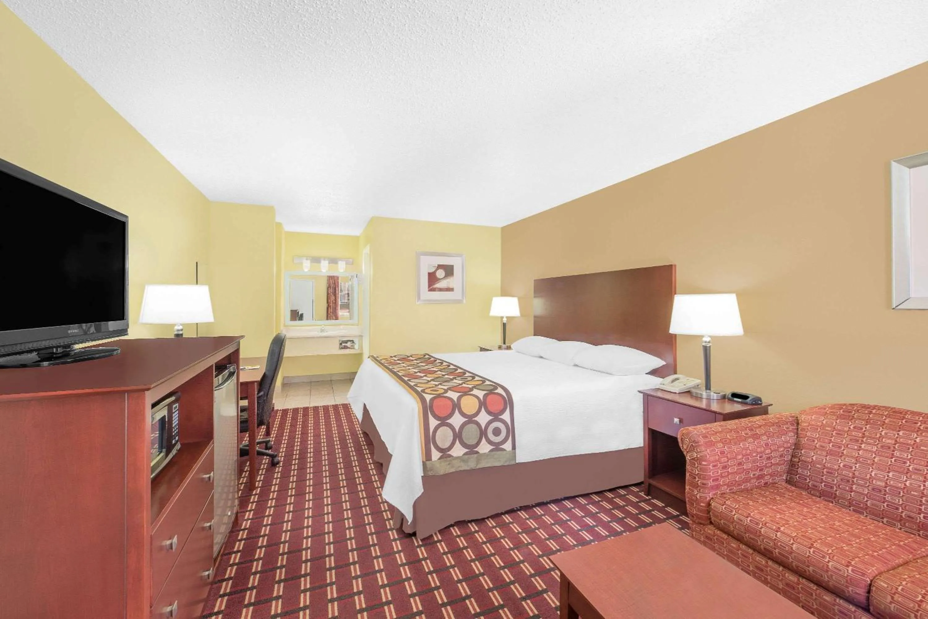 Deluxe King Room - Non-Smoking in Super 8 by Wyndham Kerrville TX