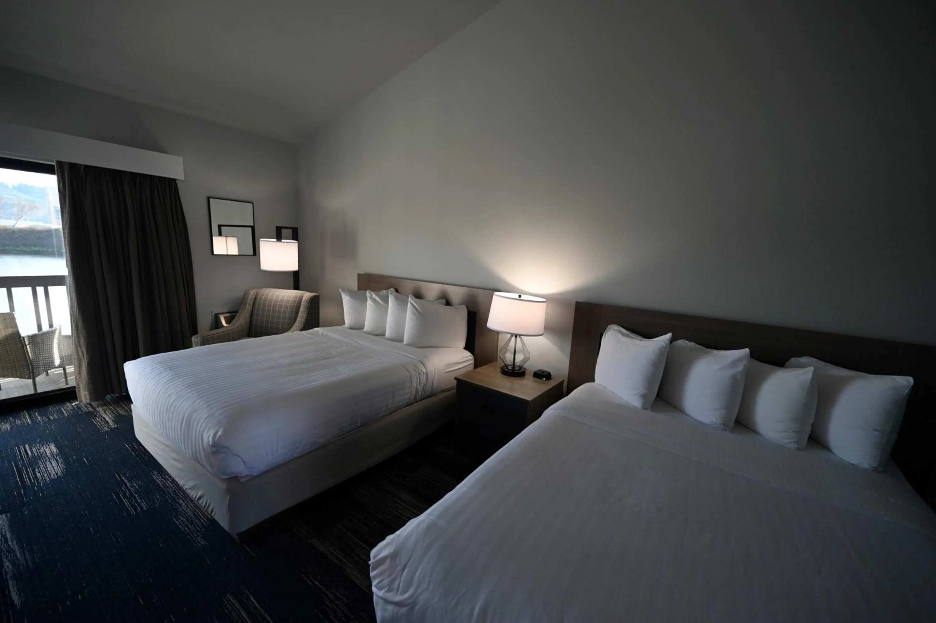 Queen Room with Two Queen Beds/Waterview - Non Smoking in Edgewater Inn and Suites, an Ascend Collection Hotel