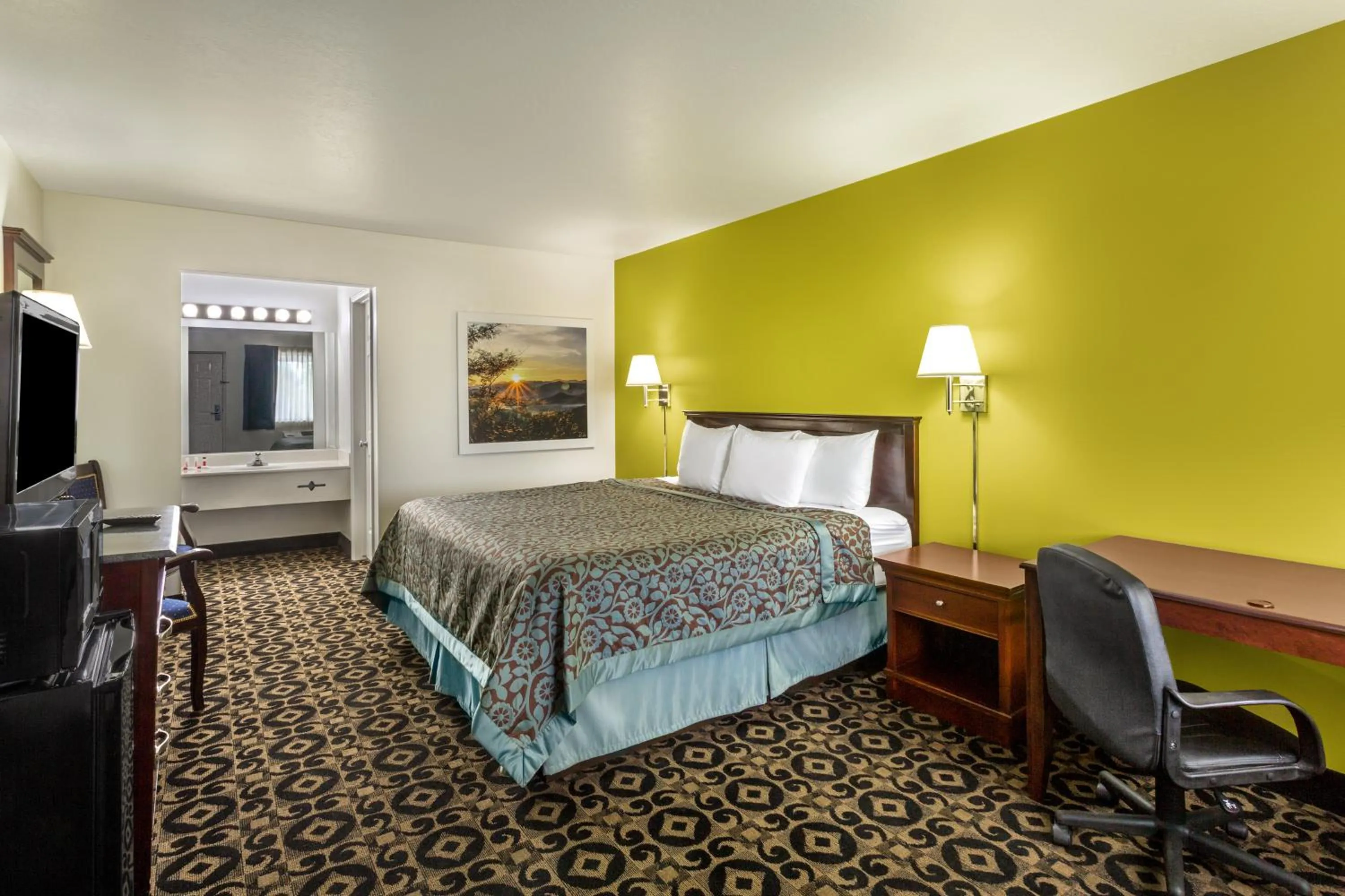King Room - Non-Smoking in Days Inn by Wyndham Delta
