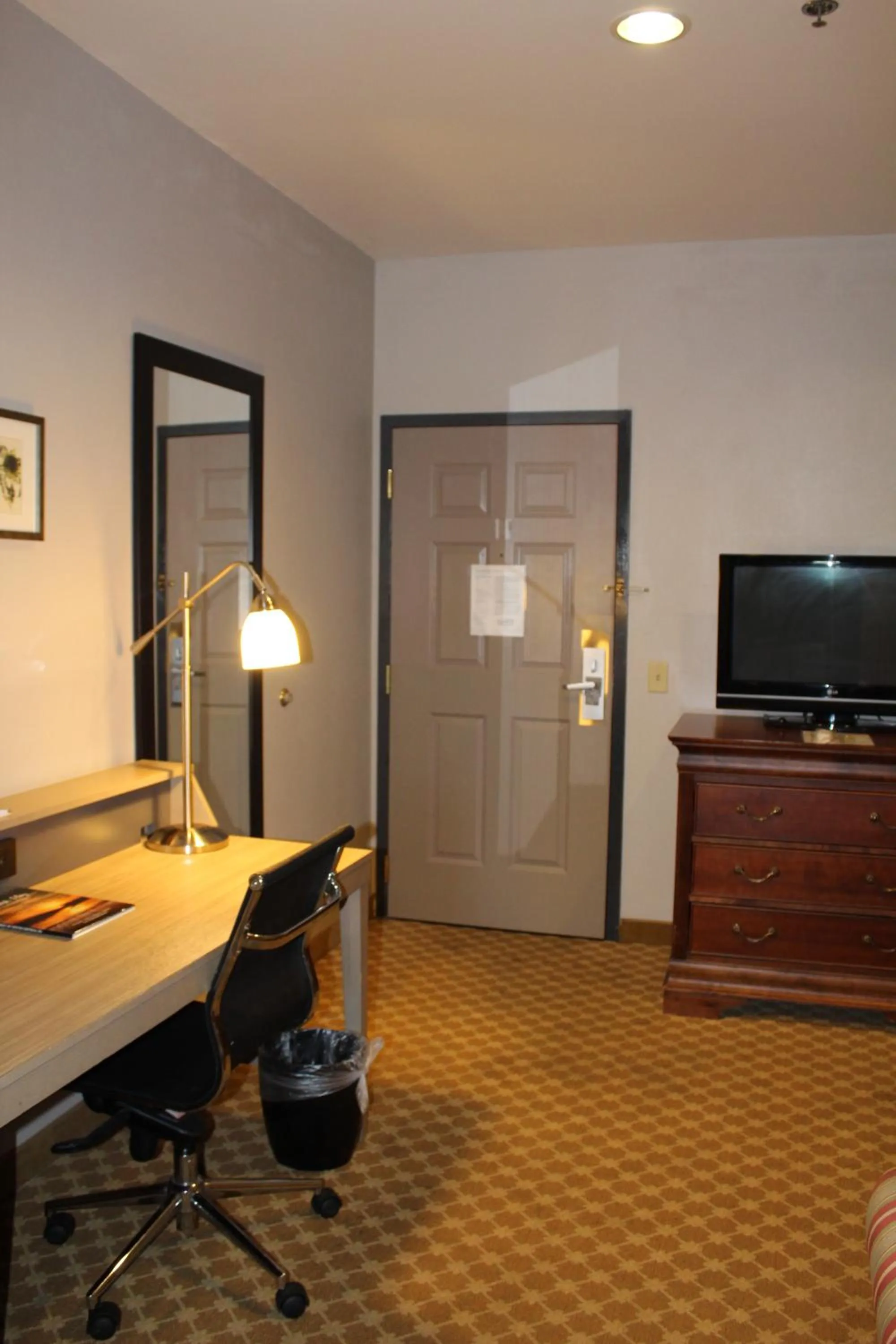 Studio Queen Suite with Sofa Bed - Non-Smoking in Country Inn & Suites by Radisson, Gettysburg, PA