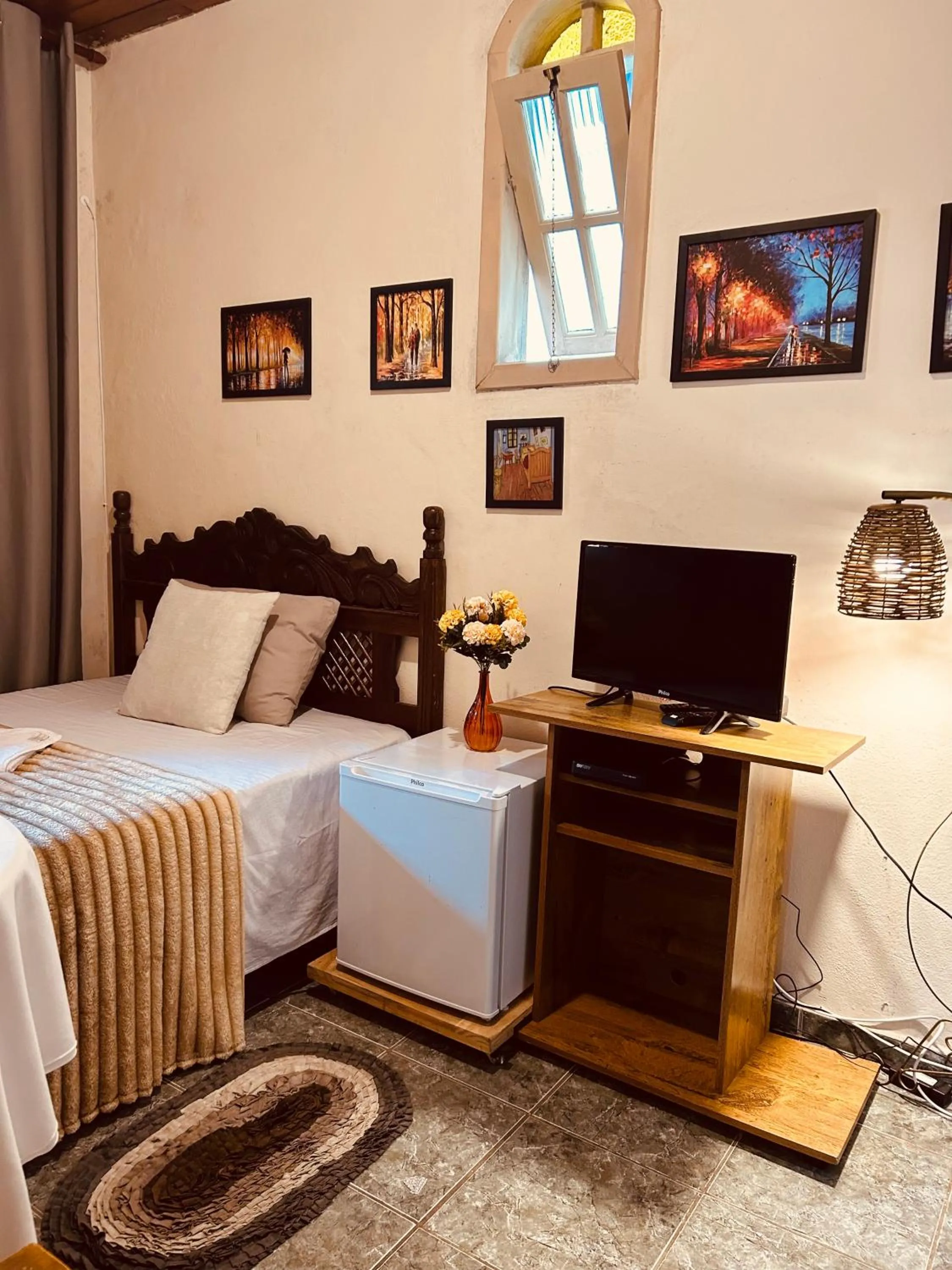 Single Room with Private Bathroom - single occupancy in Hospedaria Vila Rica - 1 km do centro histórico