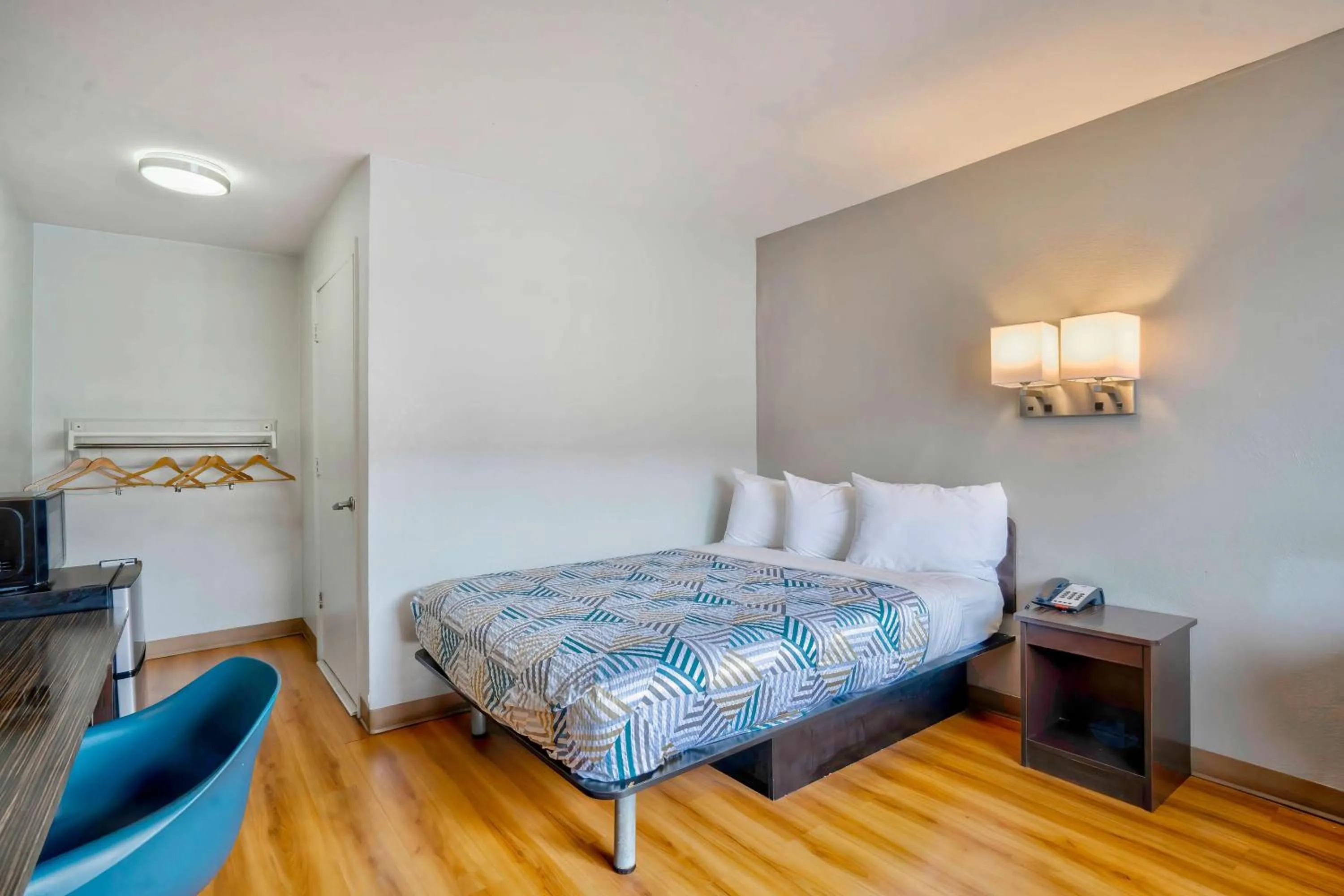 Queen Room - Disability Access - Roll in Shower in Motel 6-Lumberton, NC