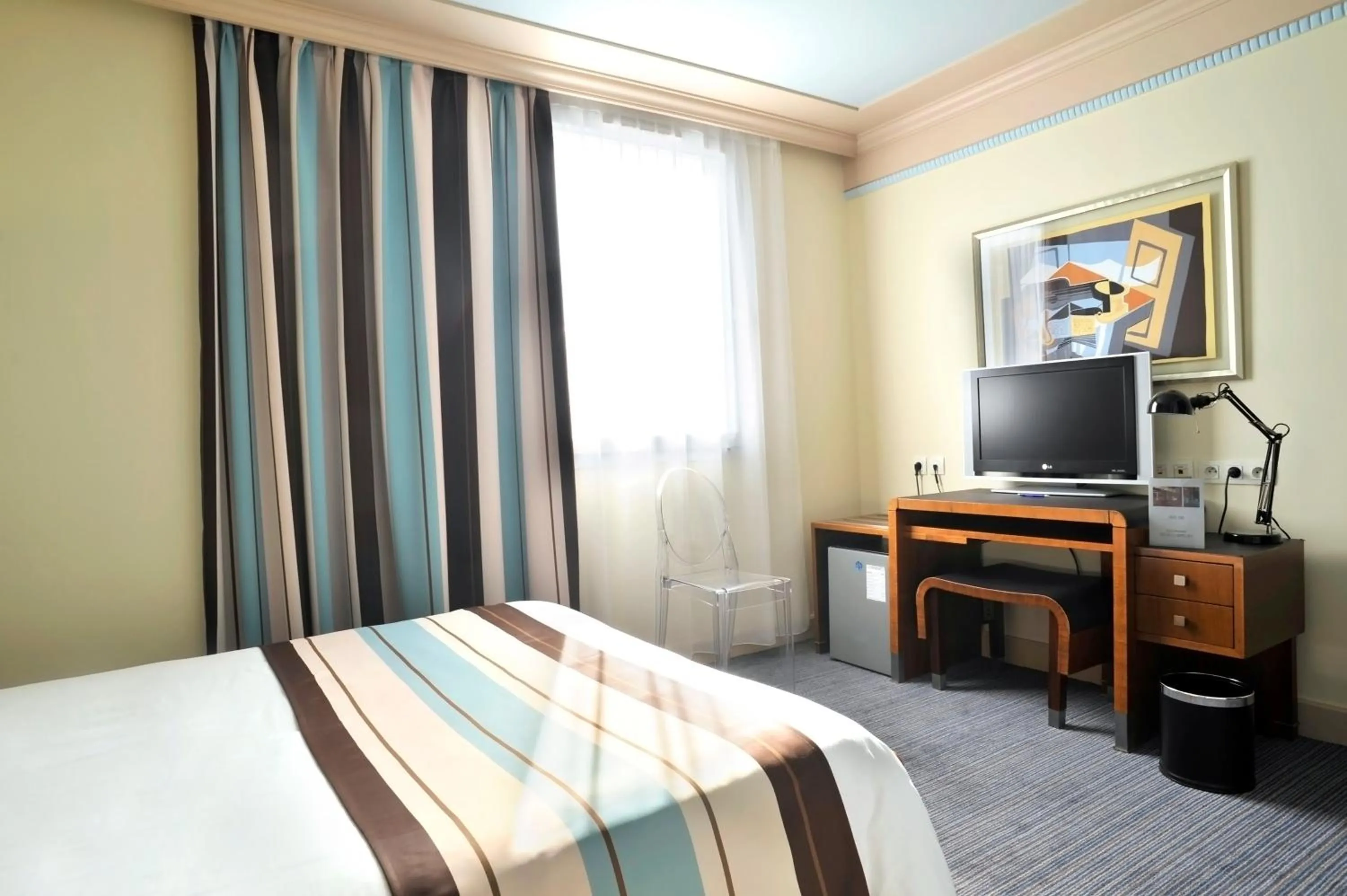 Standard Double Room in Hotel Art Deco Euralille