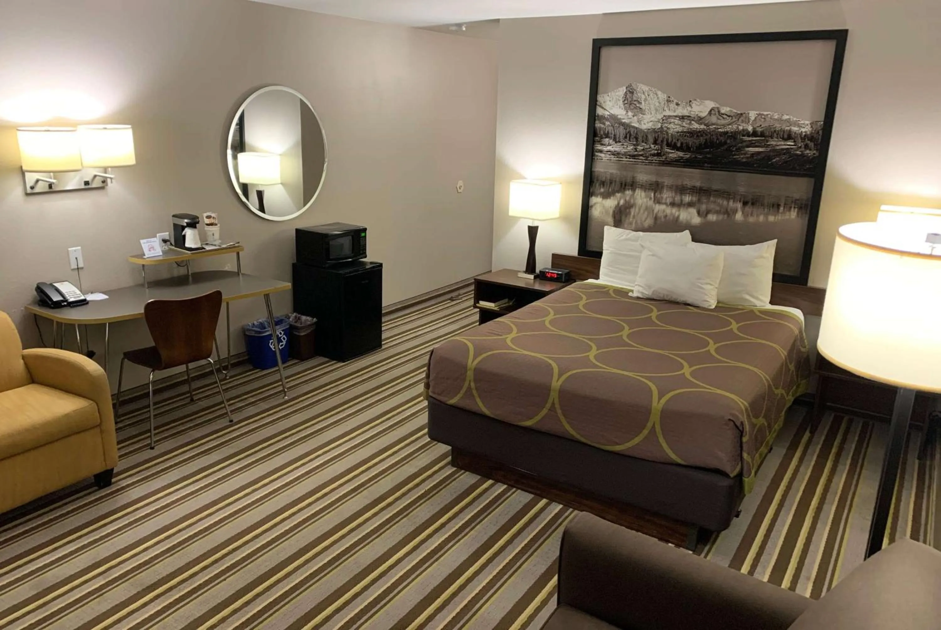 Queen Room - Mobility Access/Non-Smoking in Super 8 by Wyndham Durango