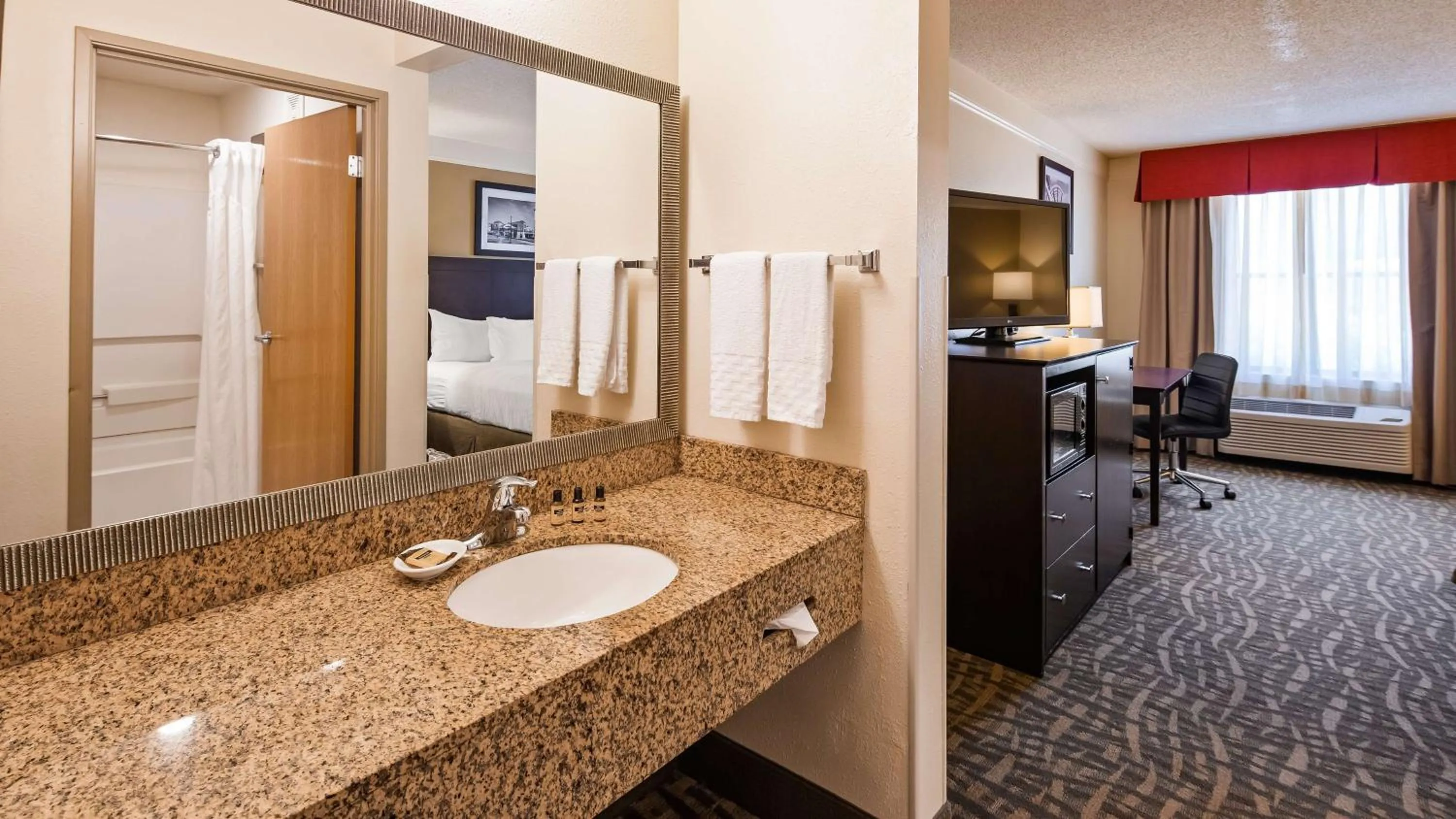 King Room - Non Smoking in Best Western Plus Peoria
