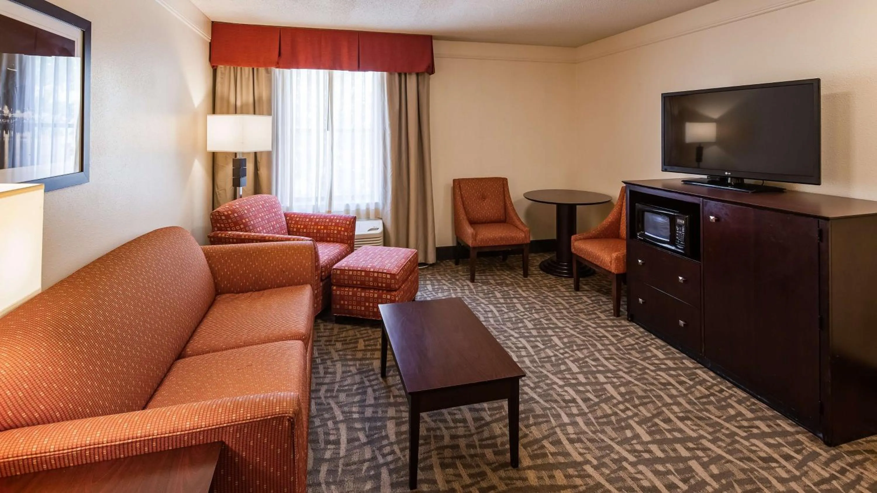 One-Bedroom King Suite in Best Western Plus Peoria