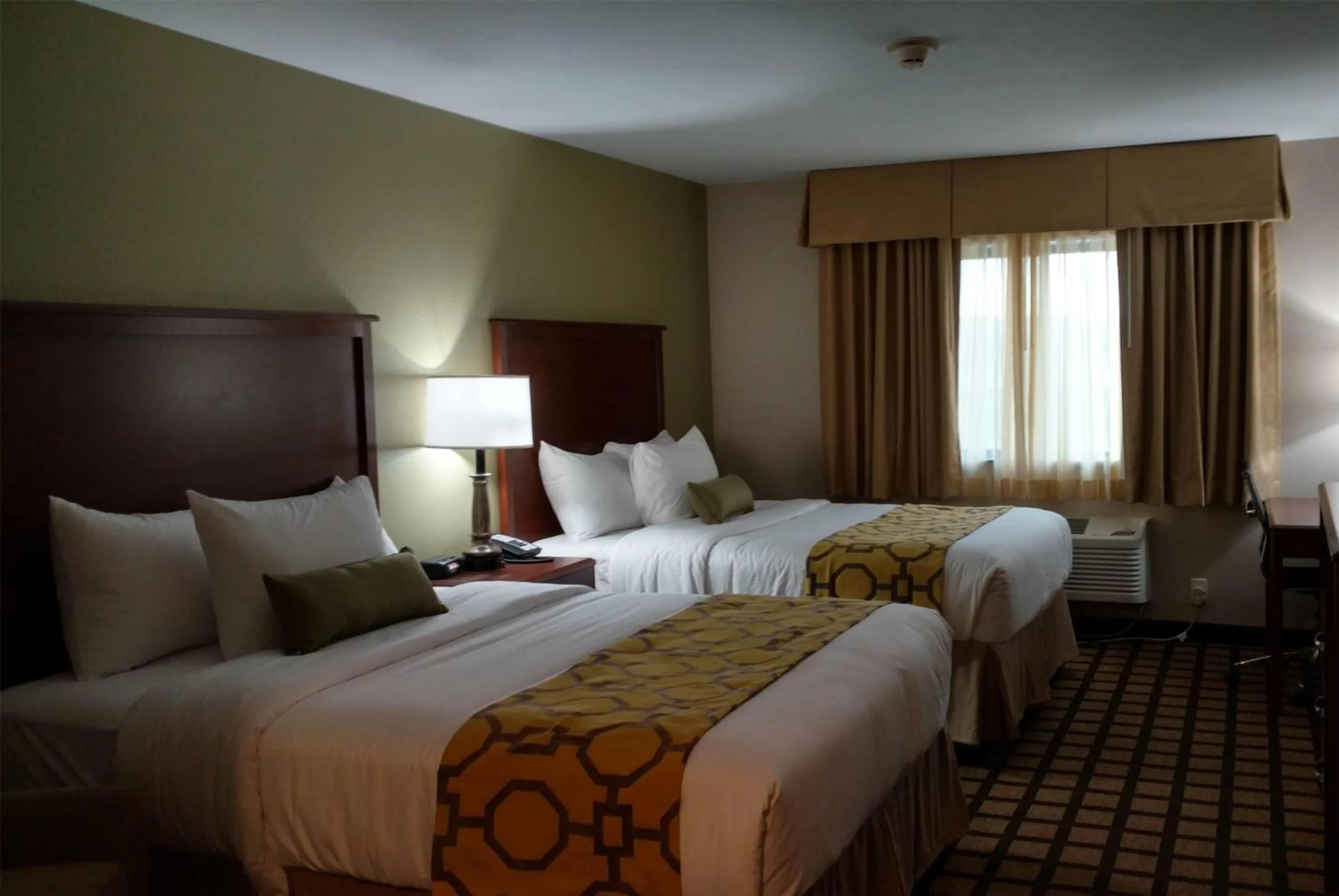 Queen Room with Two Queen Beds and Roll-In Shower - Mobility Accessible/Non-Smoking in Baymont by Wyndham Oacoma