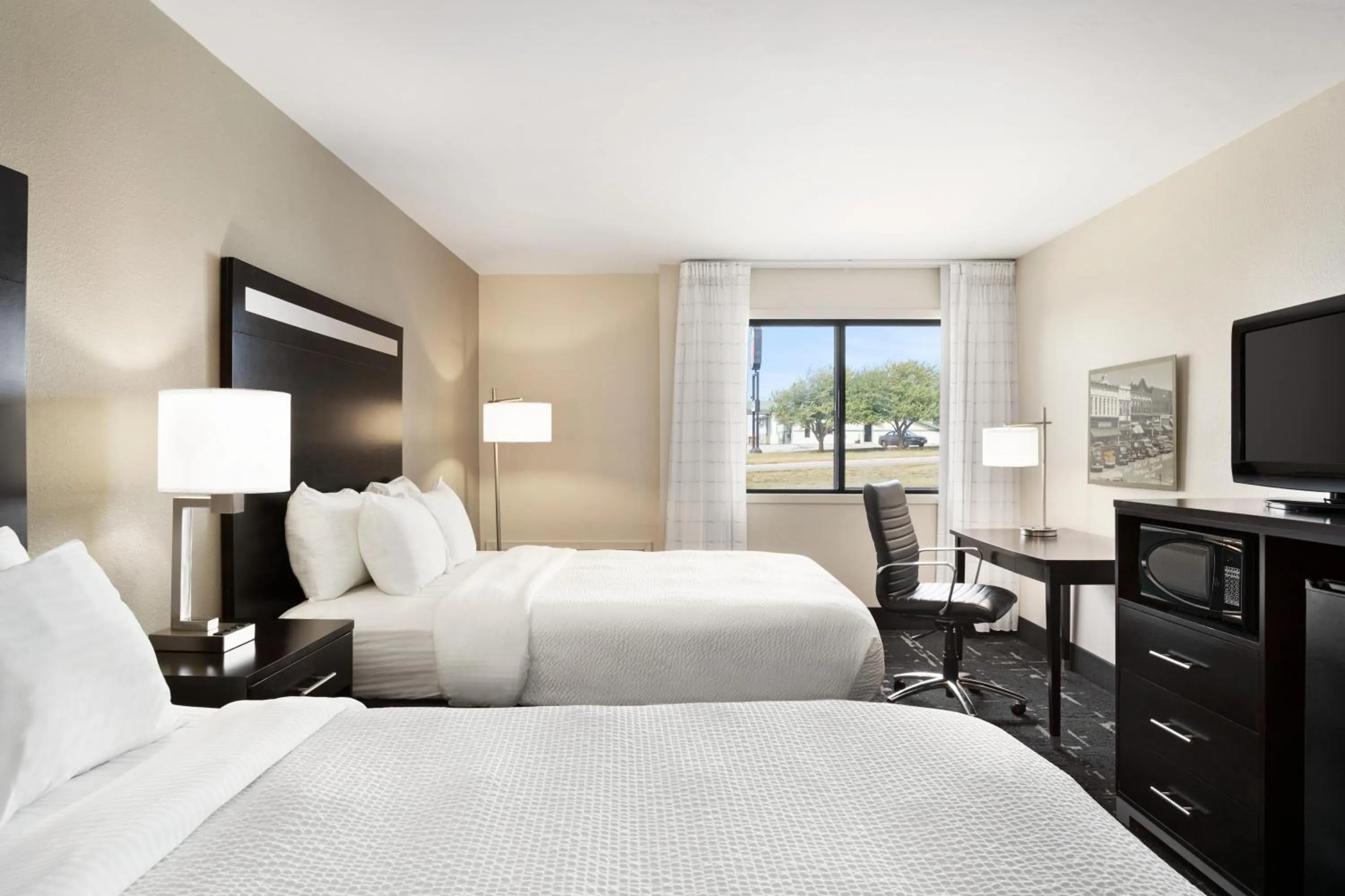 Queen Room with Two Queen Beds in Carrollton Hotel