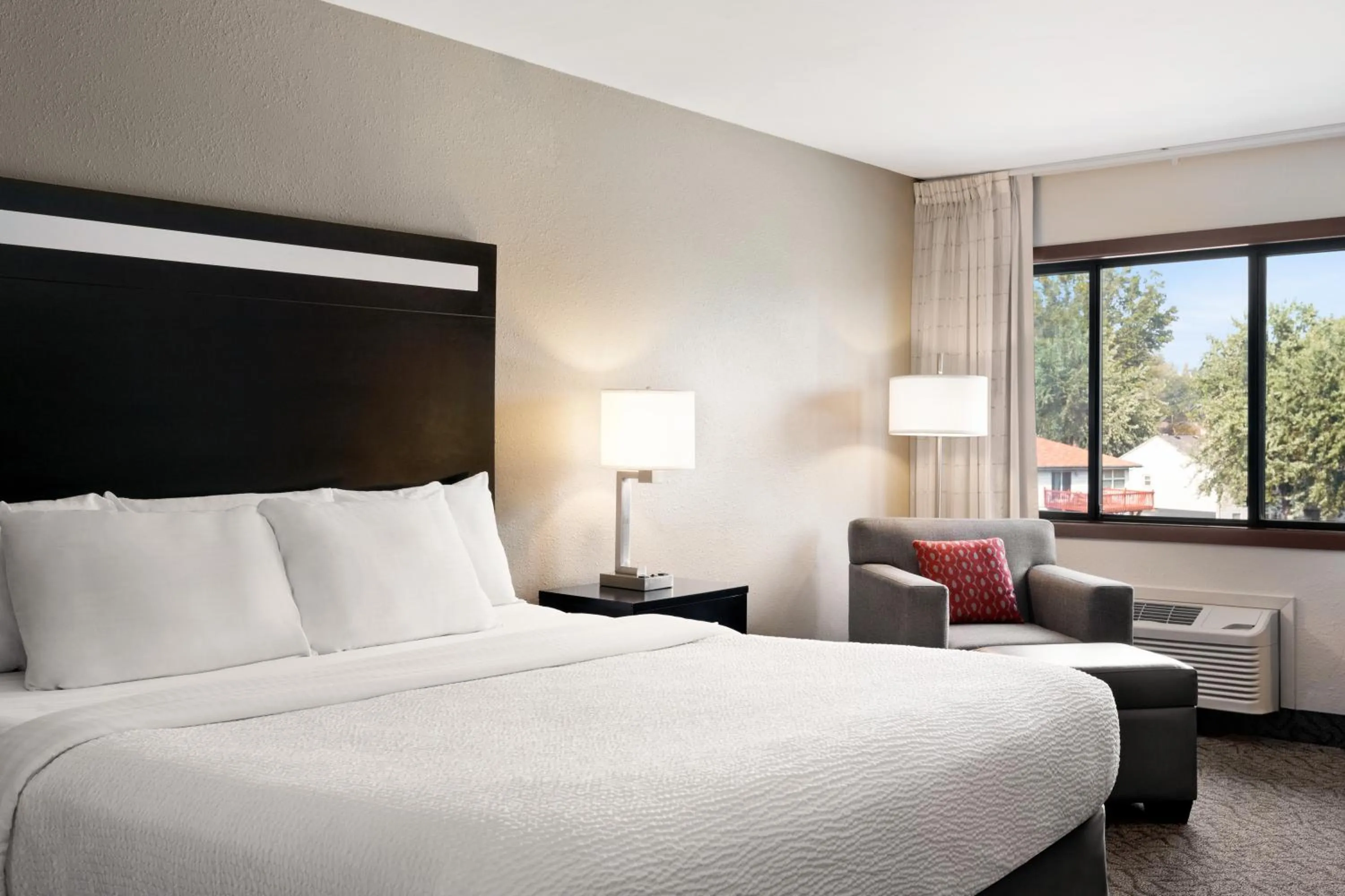 King Room in Carrollton Hotel