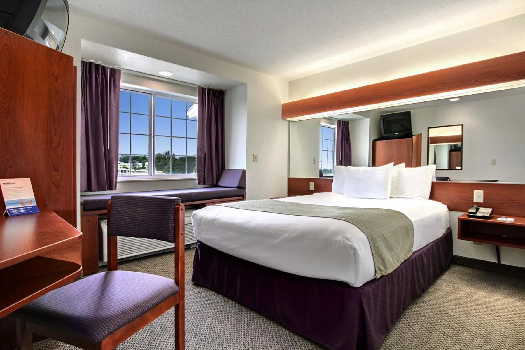 Queen Studio Suite - Non-Smoking in Microtel Inn & Suites by Wyndham Bridgeport