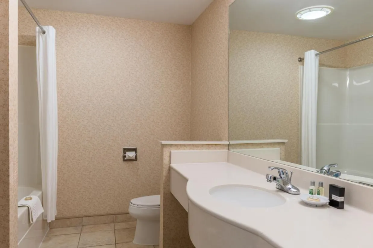 King Room in Ogunquit Hotel and Suites