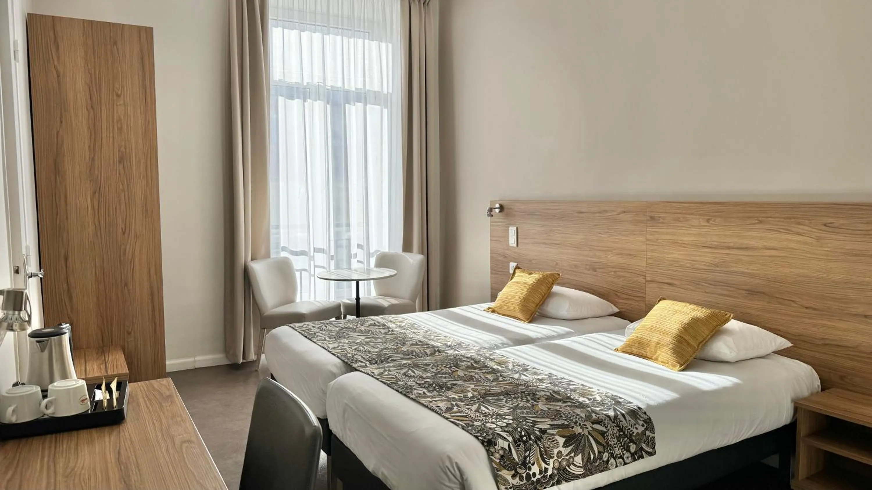 Twin Room in Hôtel Helvétique