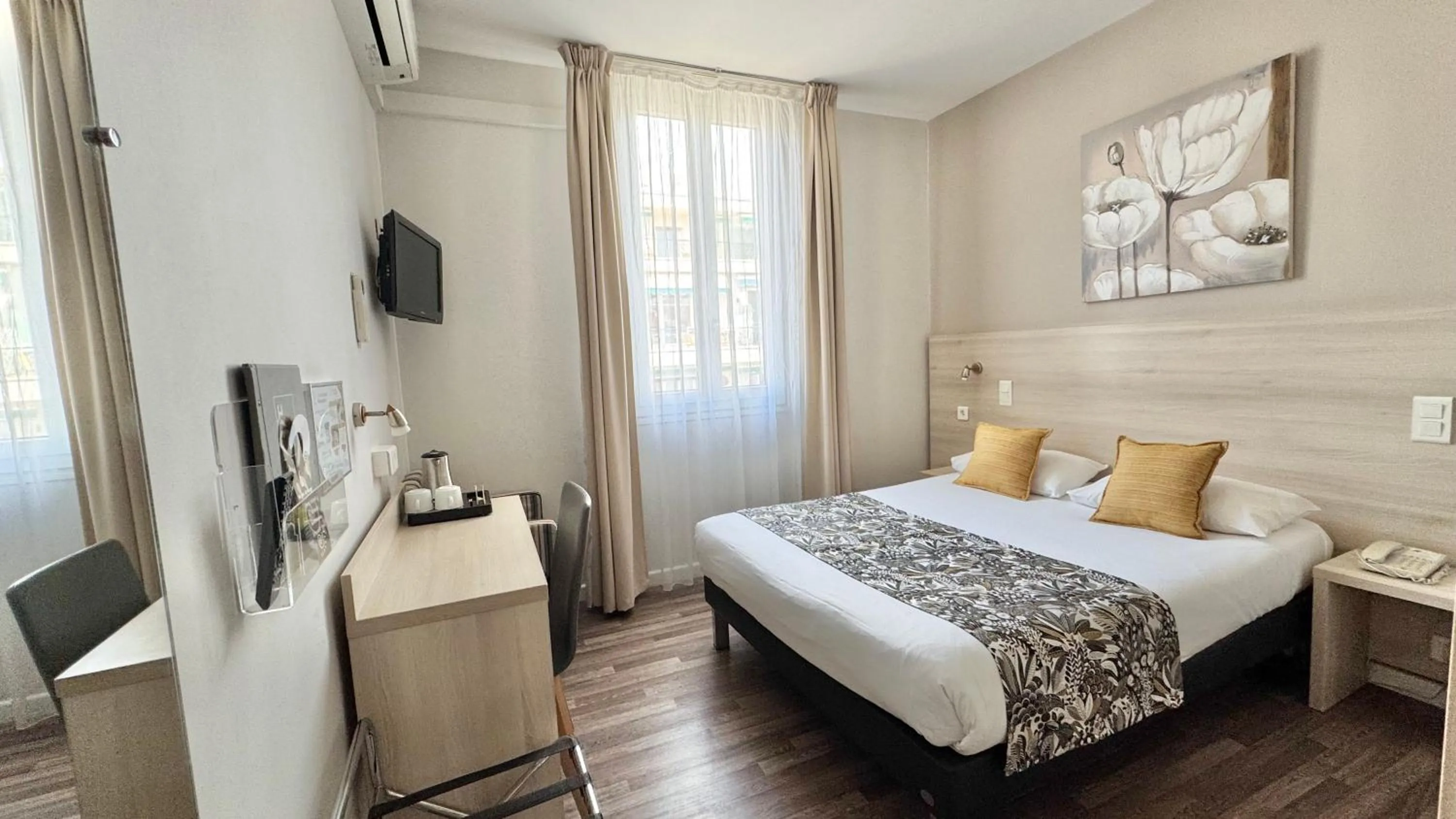 Superior Single Room in Hôtel Helvétique