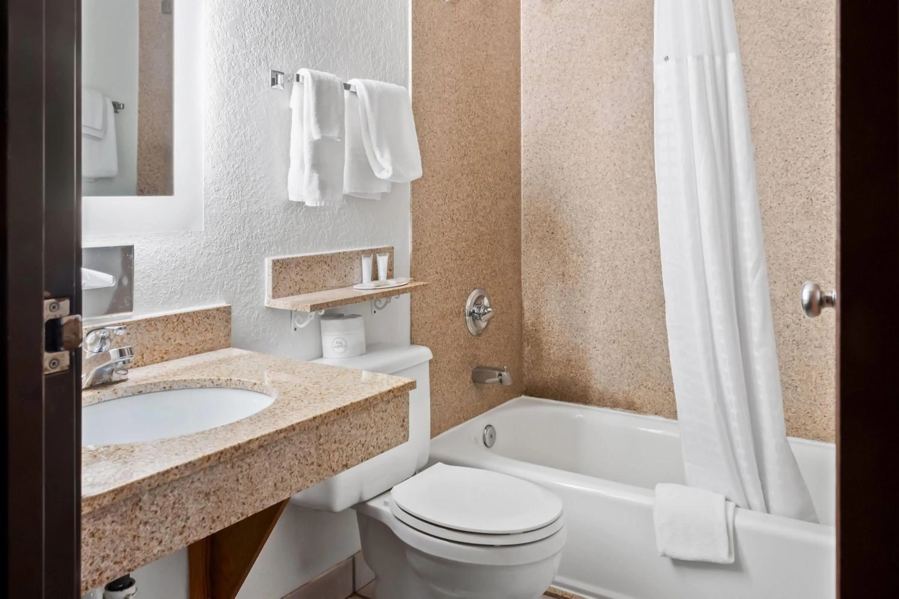 King Room - Non-Smoking in Super 8 by Wyndham Santa Rosa