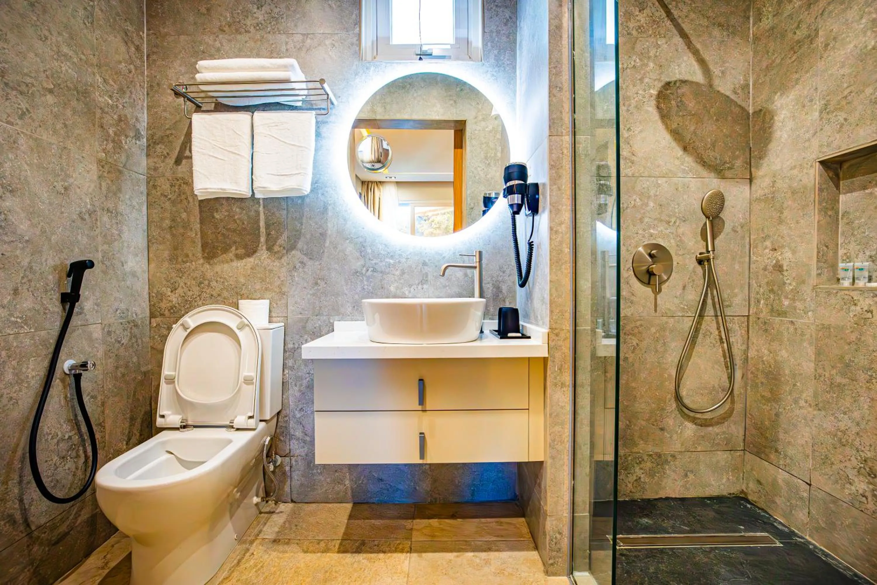 Deluxe King Room in Sunset Beach Hotel