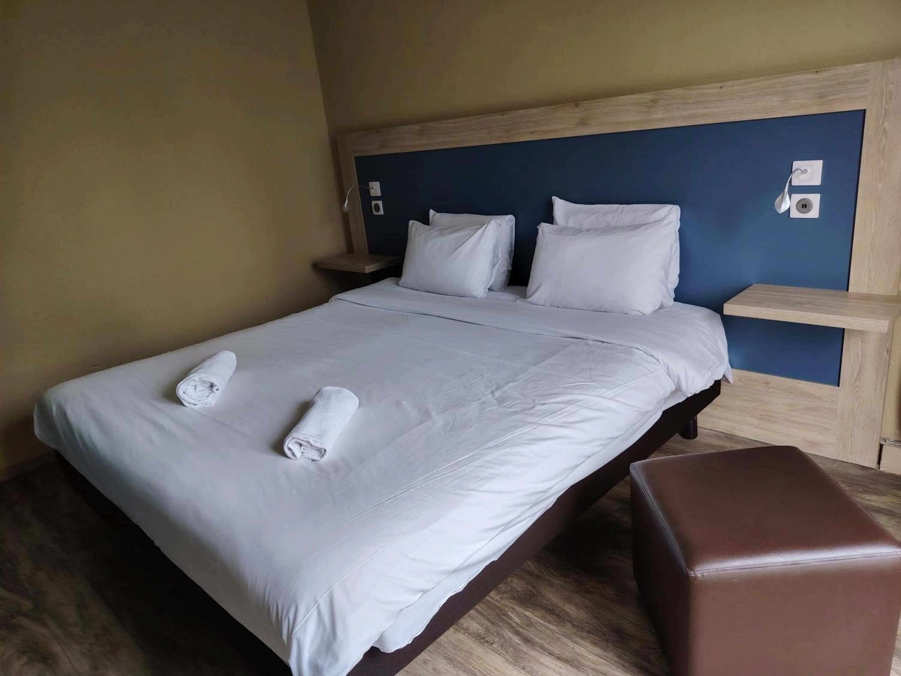 Superior Double Room in Kyriad Laon