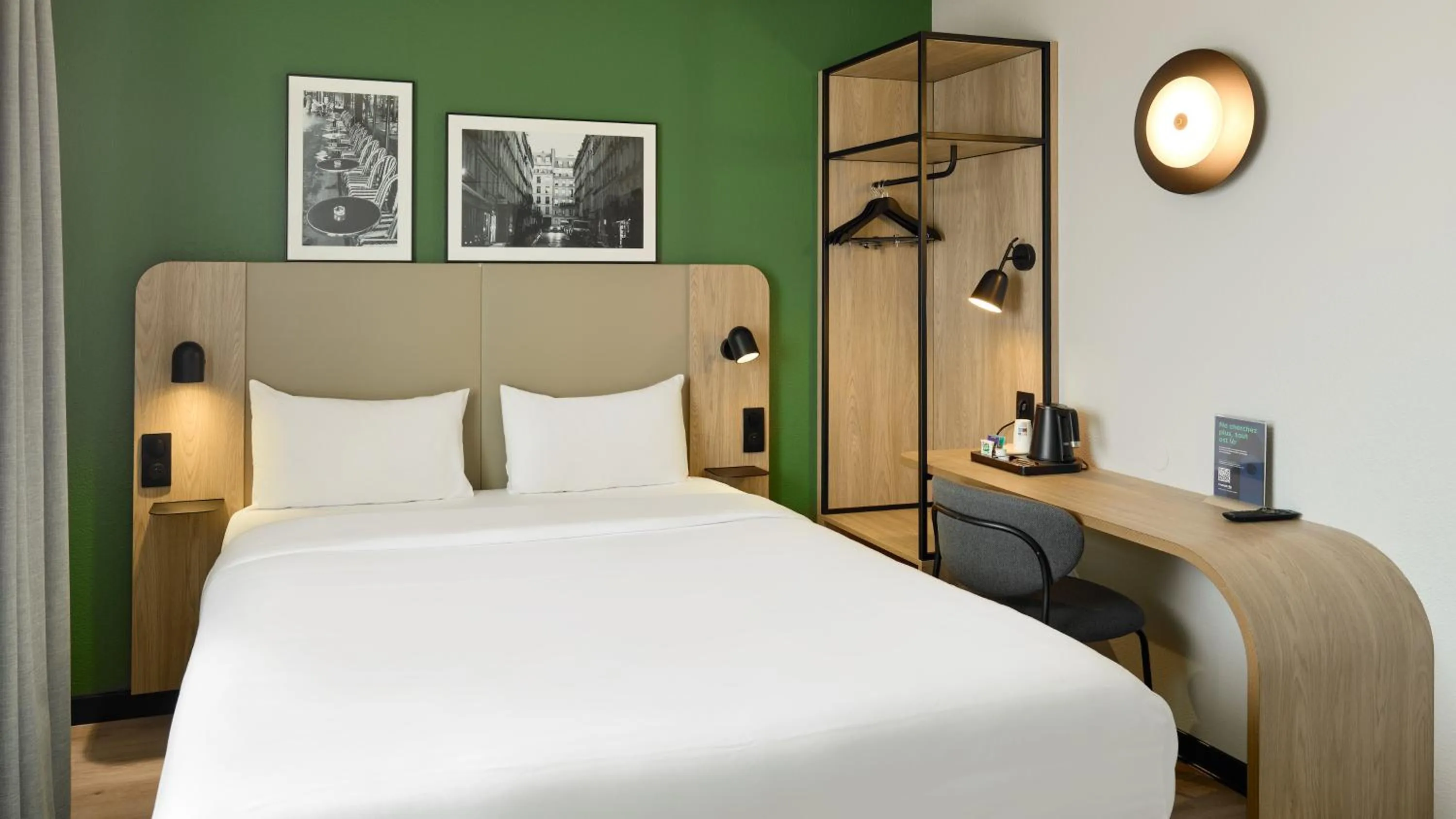 Standard Room - 1 Queen Bed in Campanile Marne la Vallée - Bussy Saint-Georges