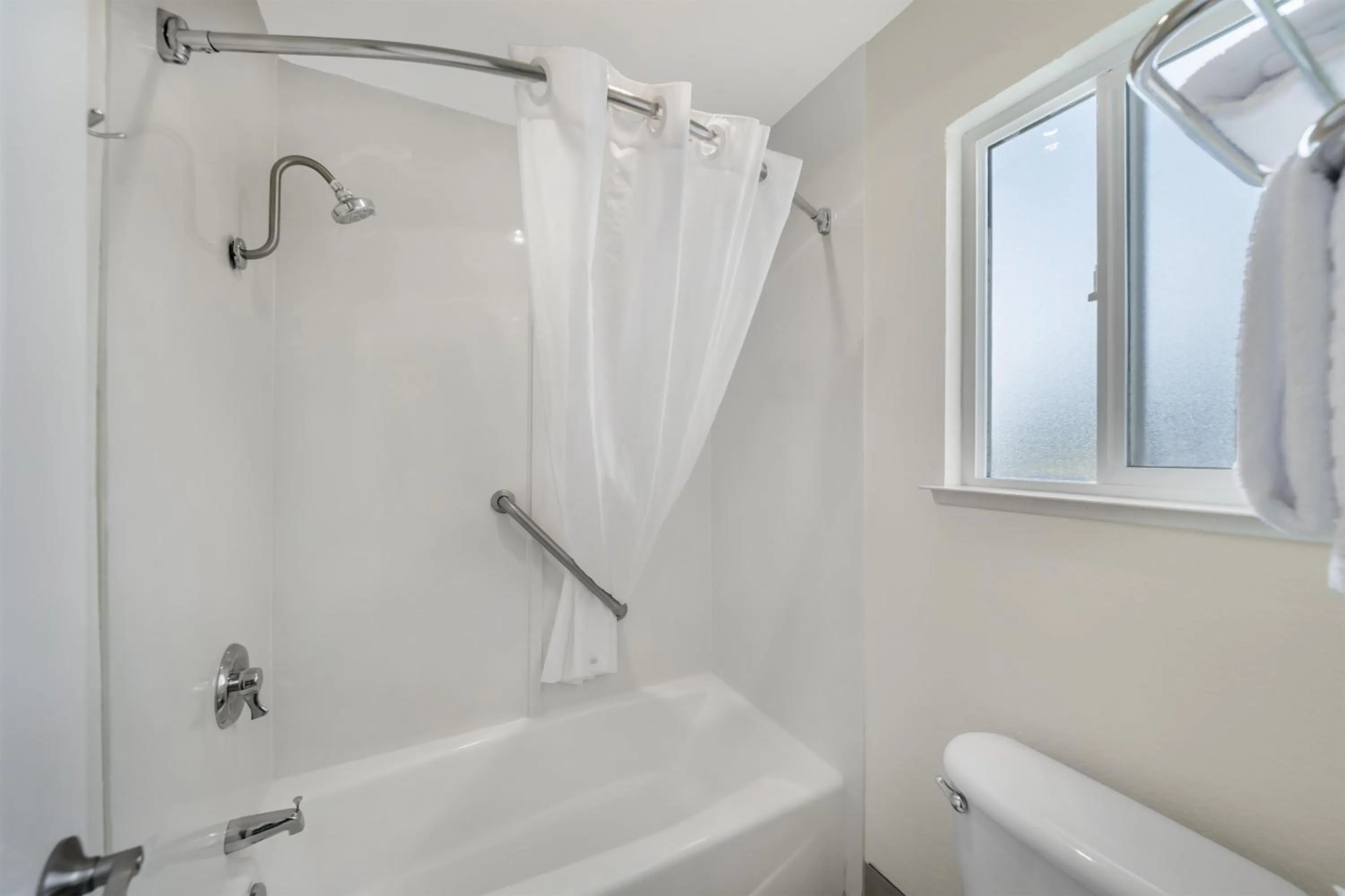 Queen Room - Non-Smoking in Best Western Plus Northwoods Inn