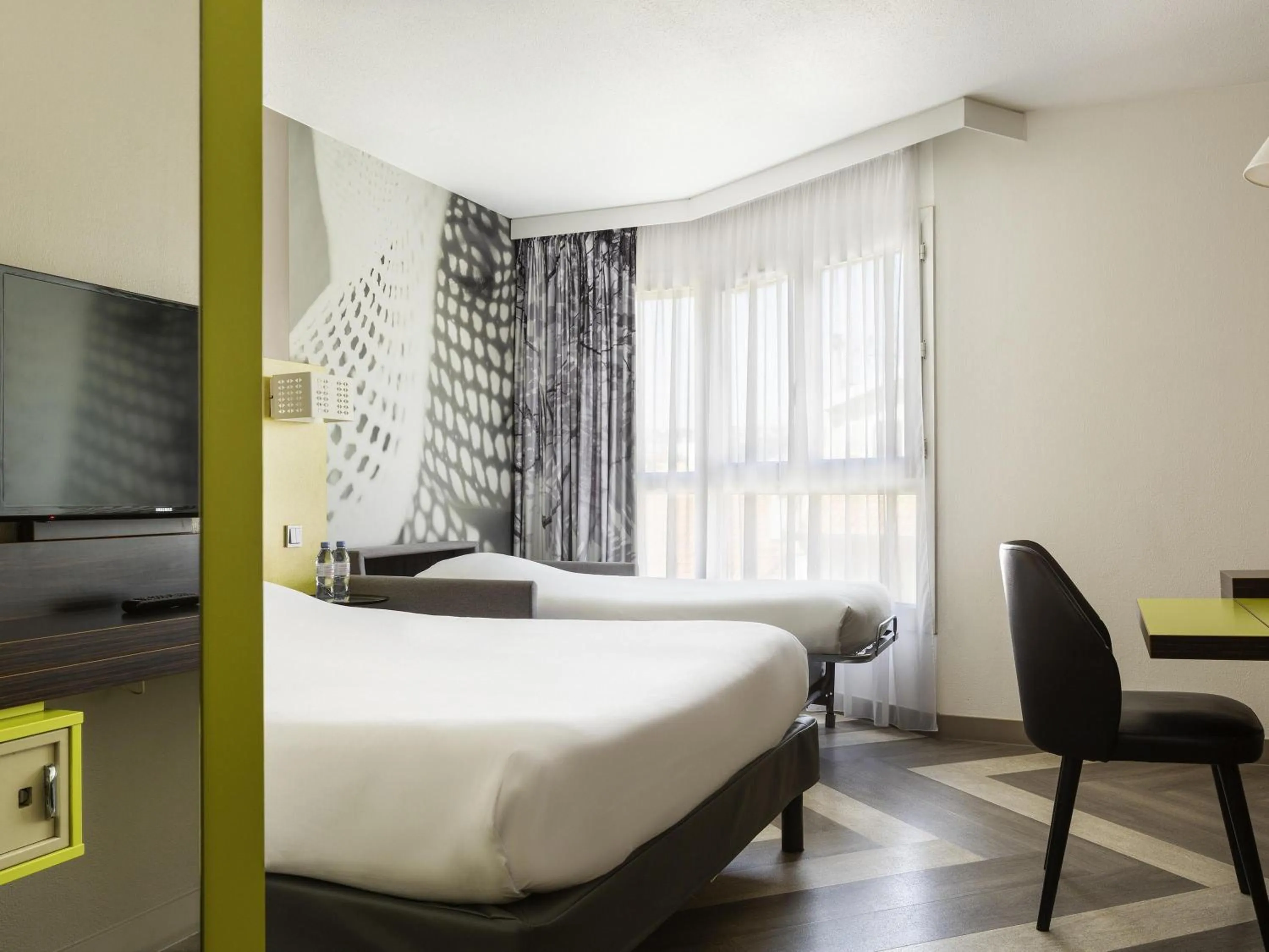 Standard Twin Room in Ibis Styles Nice Centre Port