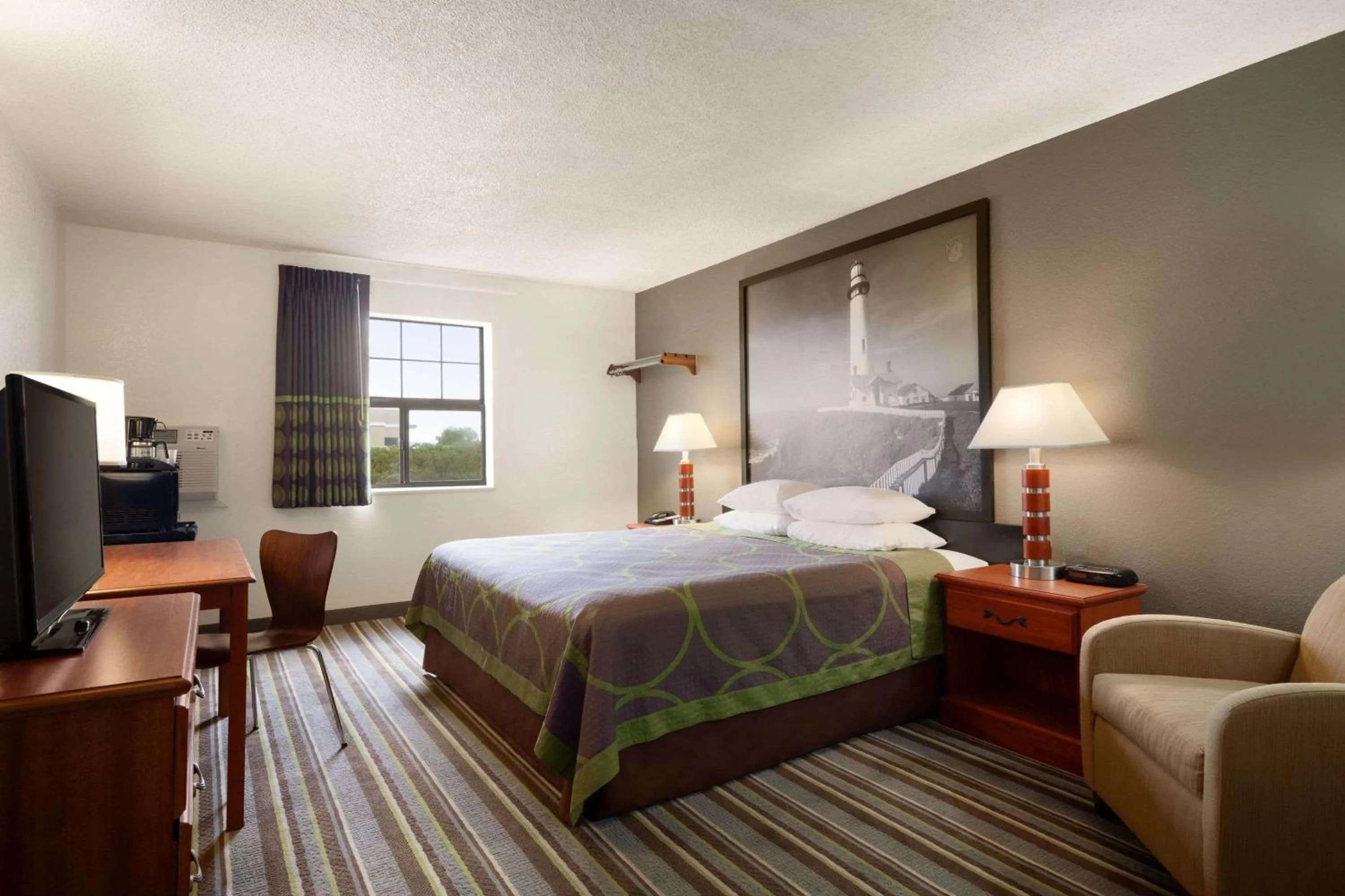 King Room - Non-Smoking in Super 8 by Wyndham Colorado Springs/Afa Area