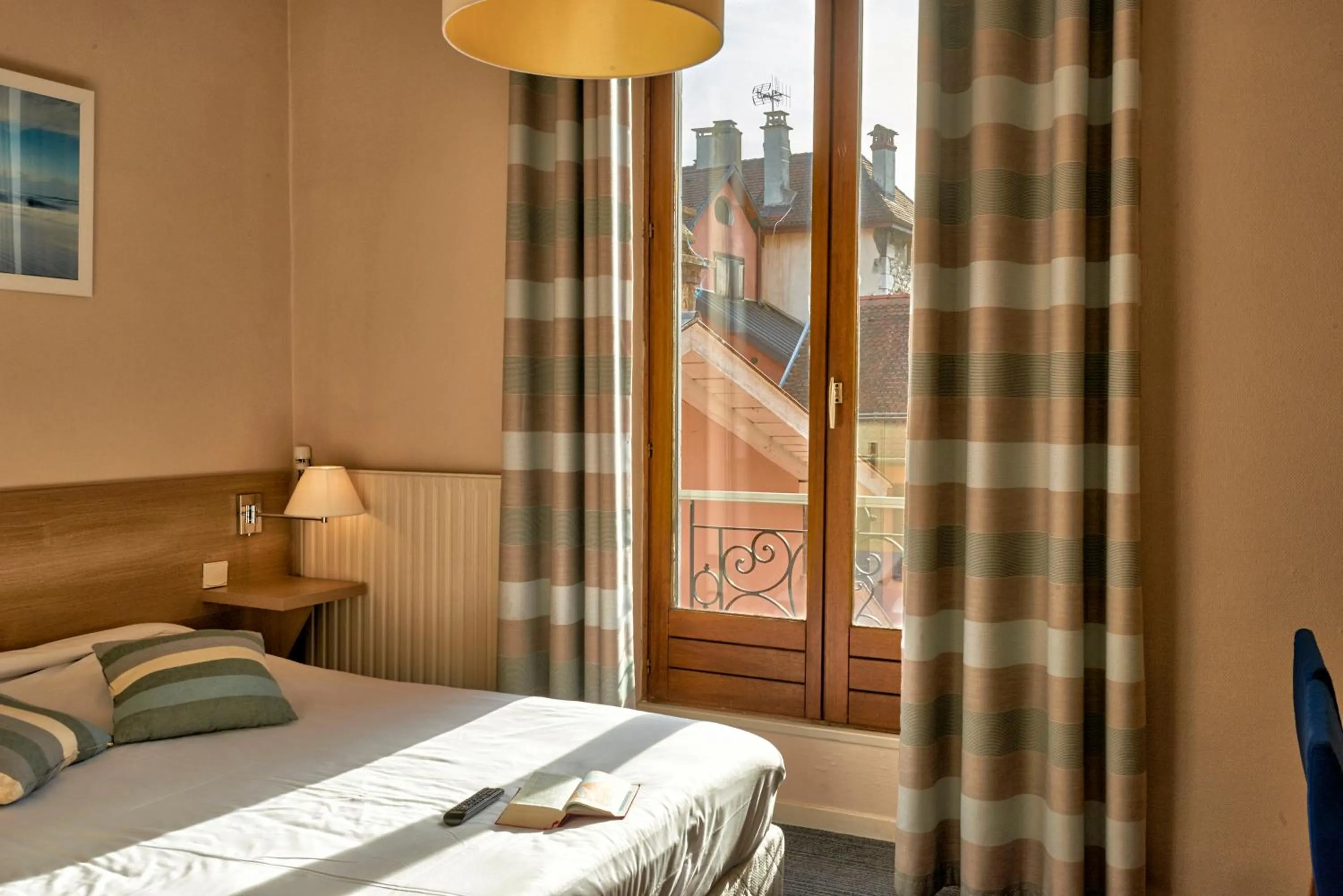 Double Room in Hôtel du Nord